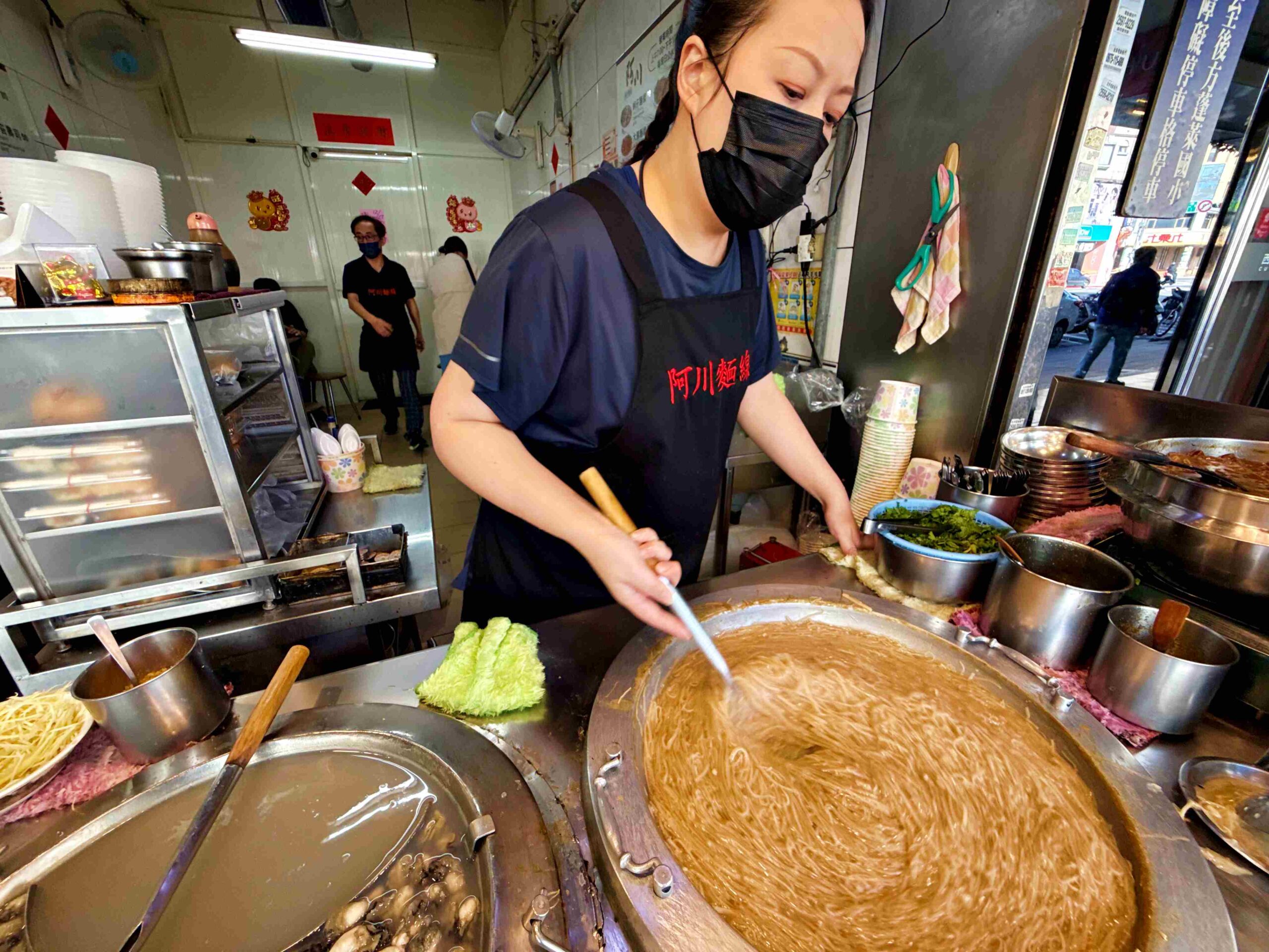 【雙連美食】阿川蚵仔麵線，台北四大麵線之一！鮮蚵肥嫩大腸超香料多推薦(菜單) @趙先生吃飯