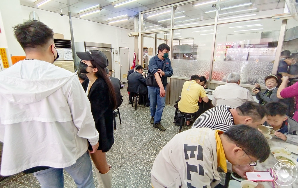 【新莊美食】新莊羊肉榮，1500則好評，很多人早餐午餐下午茶都在吃，羊肉極強(菜單) @趙先生吃飯