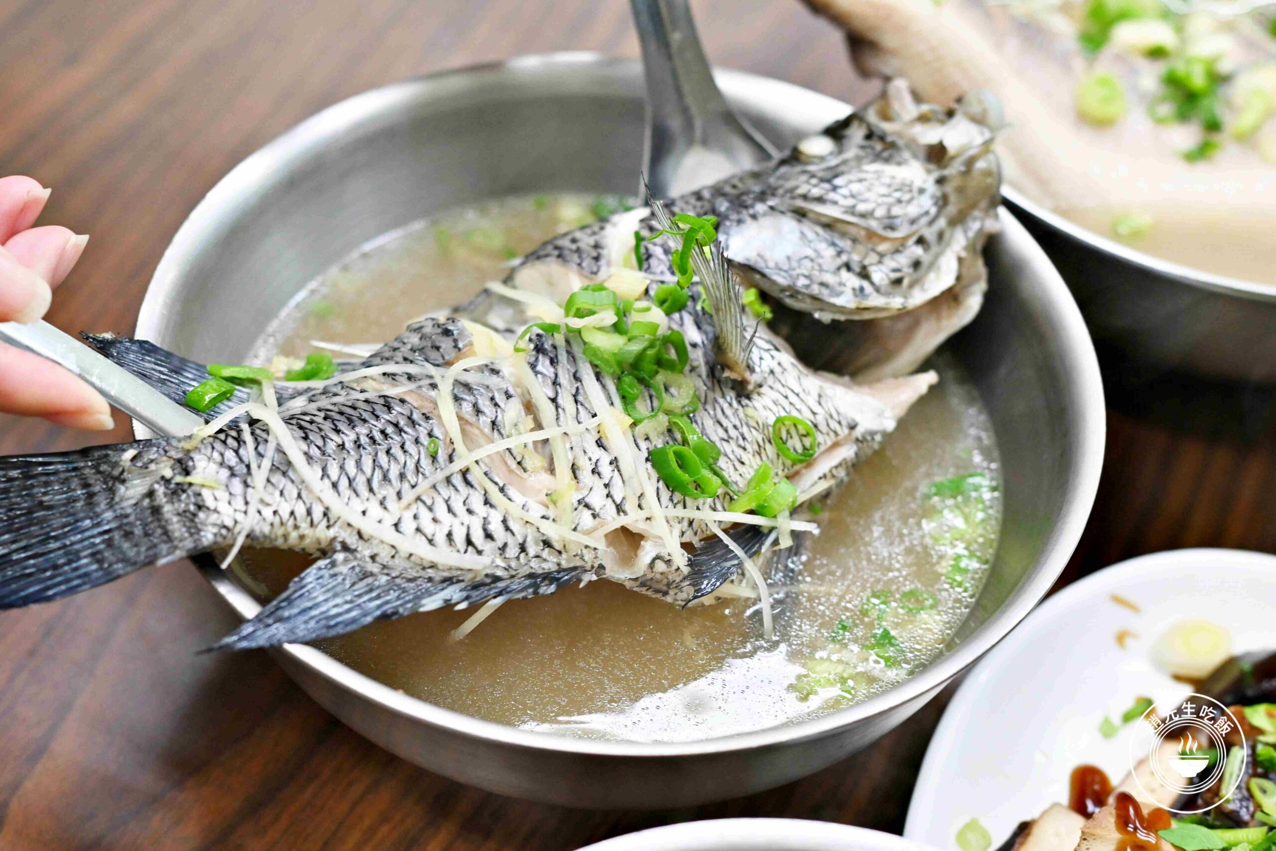 【中山站美食】七條通蕭家鮮魚湯，50年的低調小店，鮮甜魚湯推薦(菜單) @趙先生吃飯