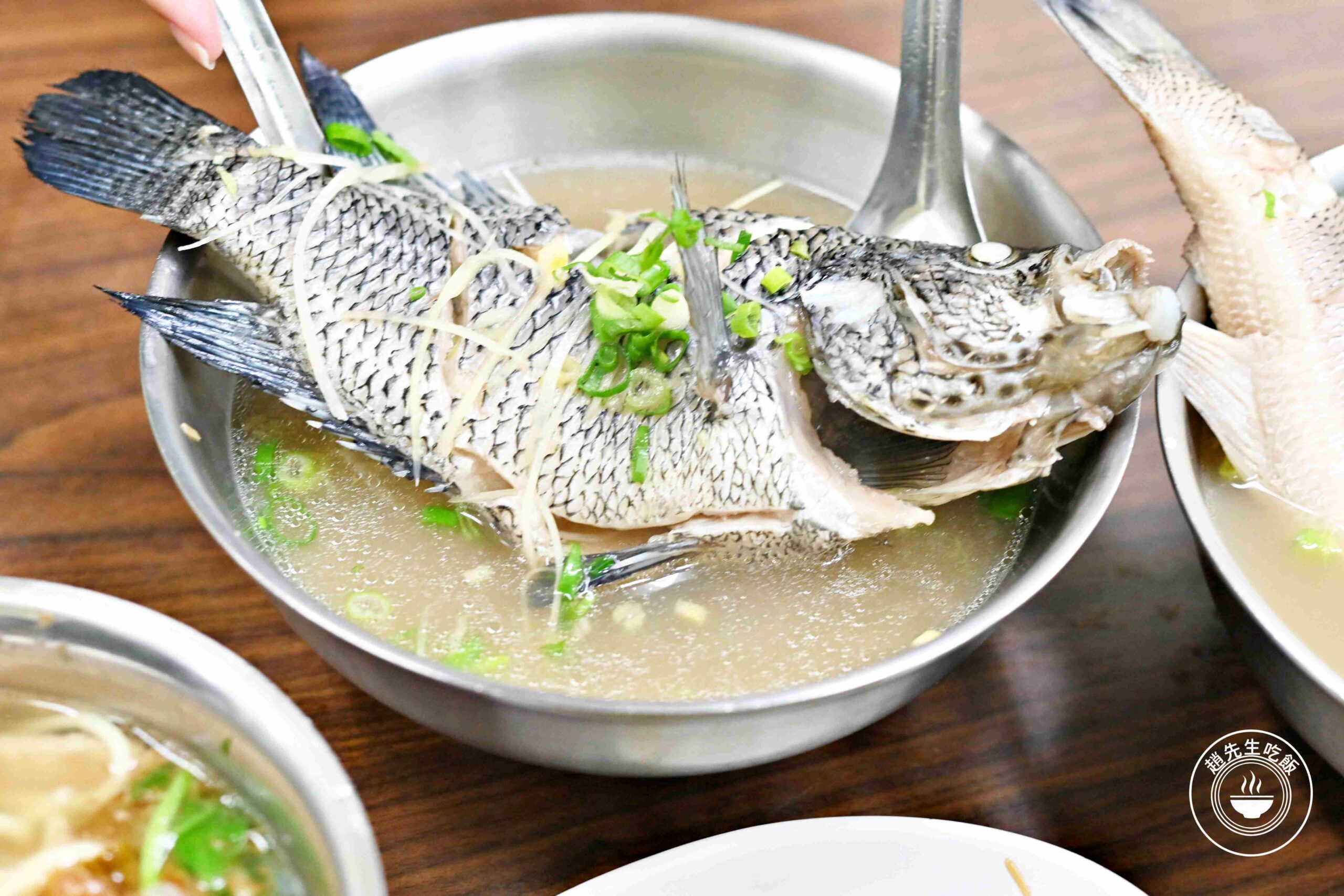 【中山站美食】七條通蕭家鮮魚湯，50年的低調小店，鮮甜魚湯推薦(菜單) @趙先生吃飯