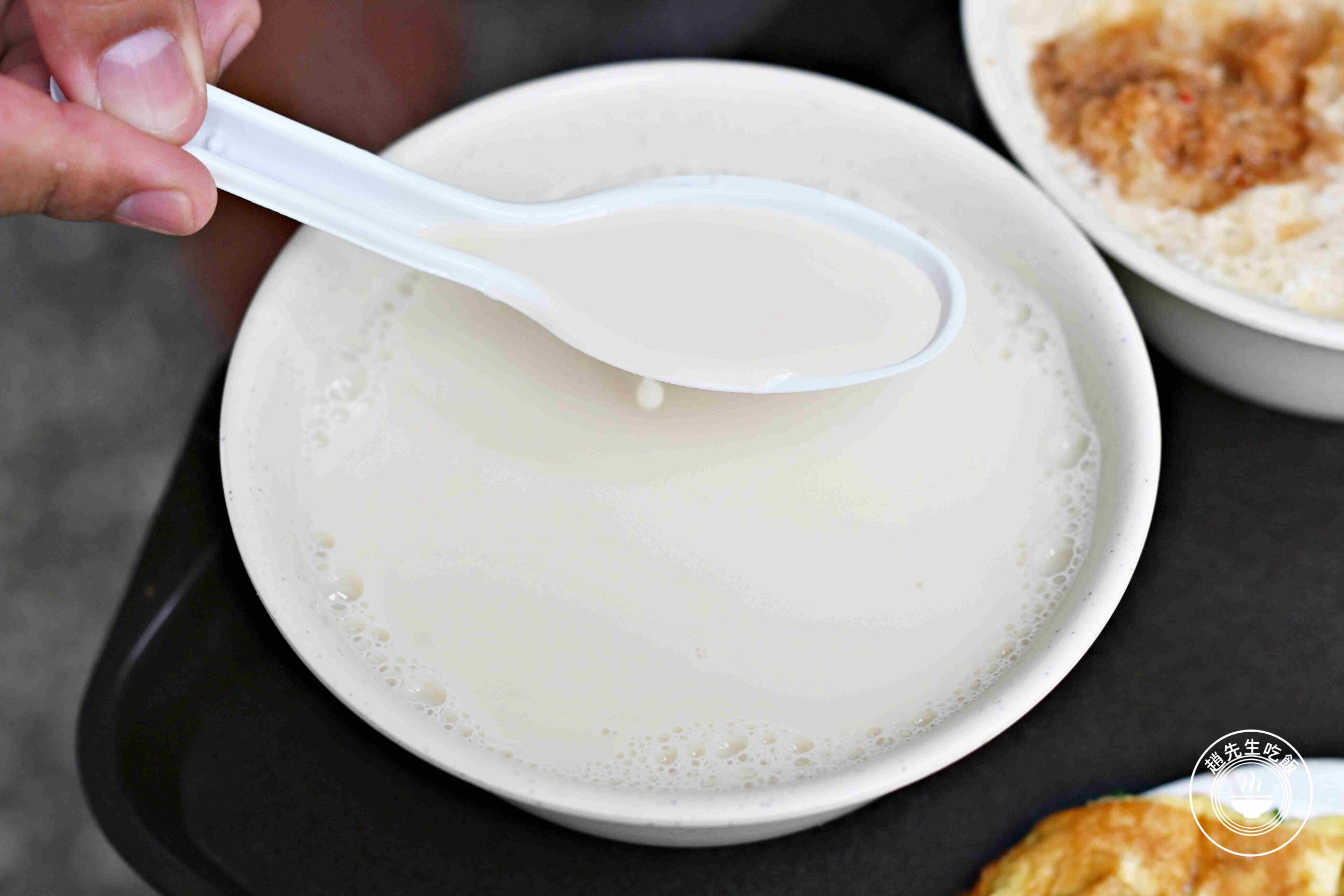 【大安美食】大安永和豆漿大王，現桿麵皮酥脆口感超厚實，推薦燒餅夾蛋、小籠包(菜單) @趙先生吃飯