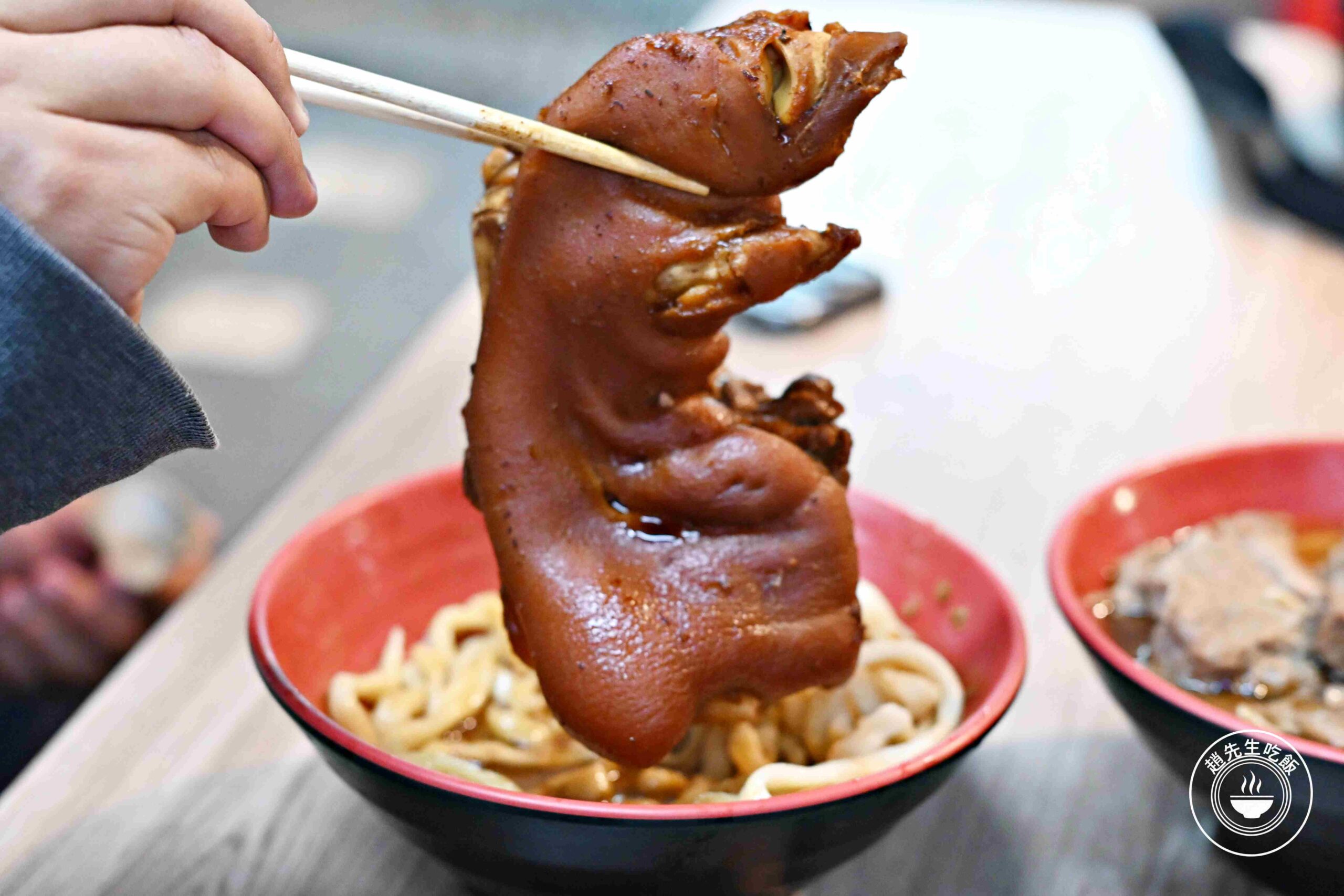 【大安站美食】江蘇老趙刀切麵，在地人從小吃到大手桿麵條嚼勁十足推薦(菜單) @趙先生吃飯