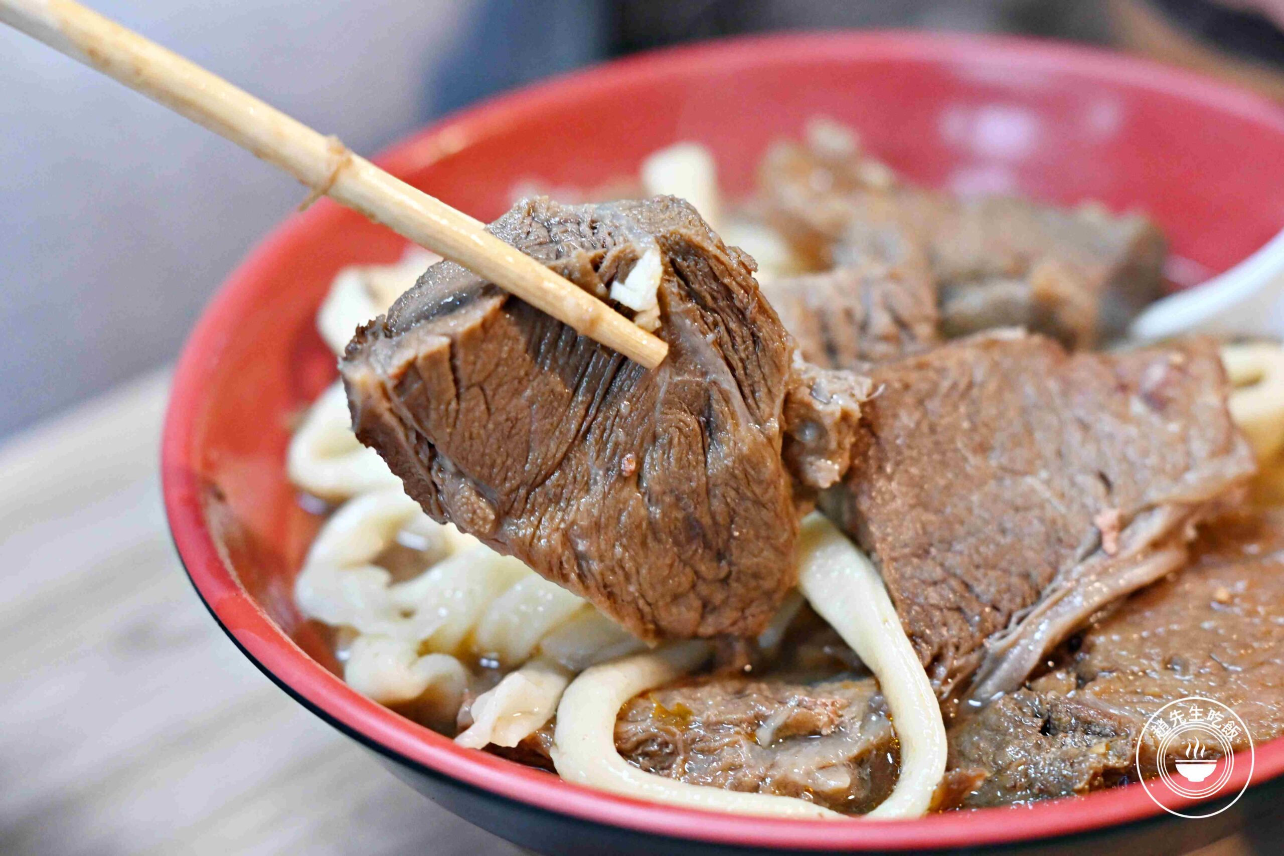 【大安站美食】江蘇老趙刀切麵，在地人從小吃到大手桿麵條嚼勁十足推薦(菜單) @趙先生吃飯