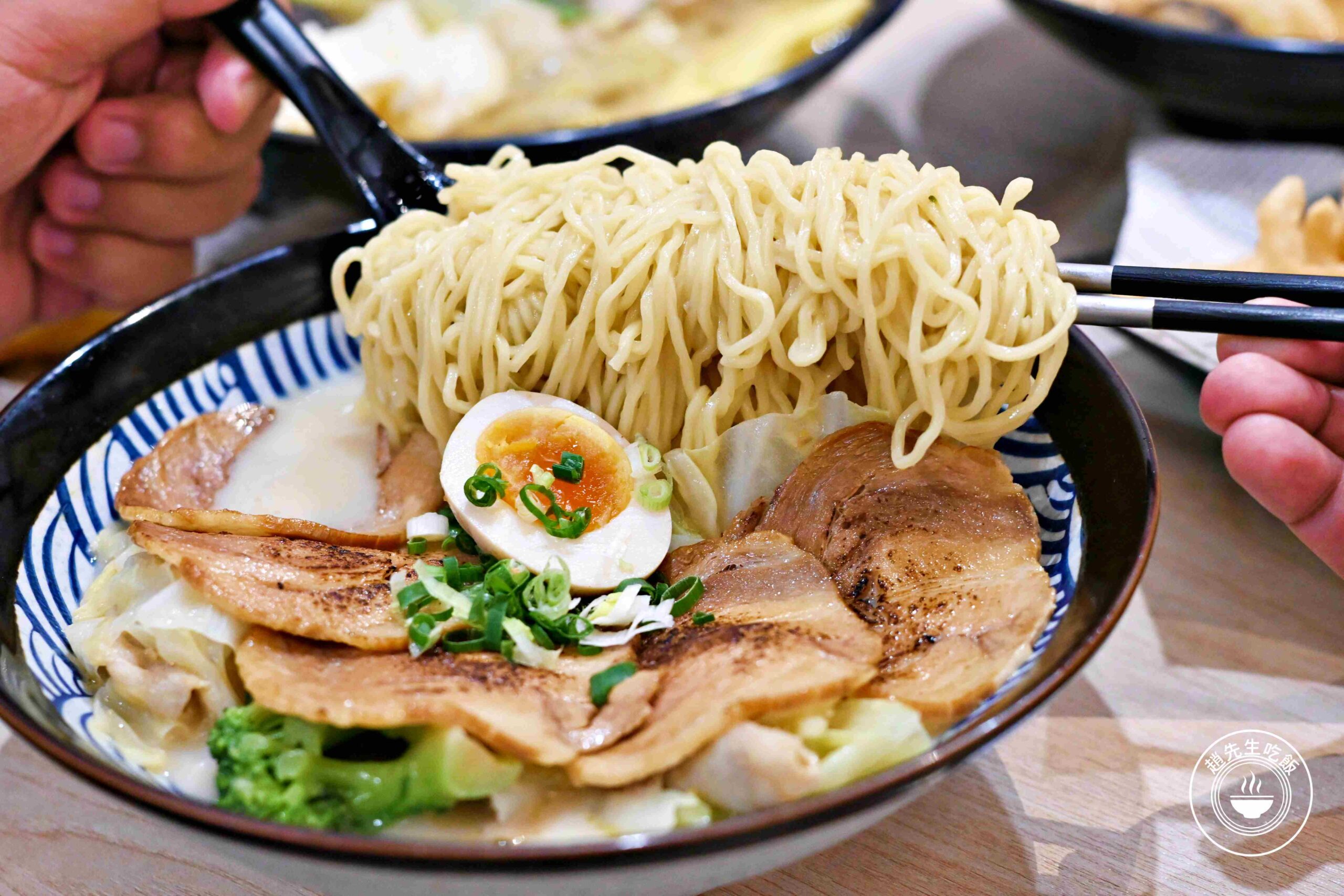 【新莊美食】二春外鍋燒專賣店，屏東排隊名店，超狂份量+每天熬煮湯頭推薦(菜單) @趙先生吃飯