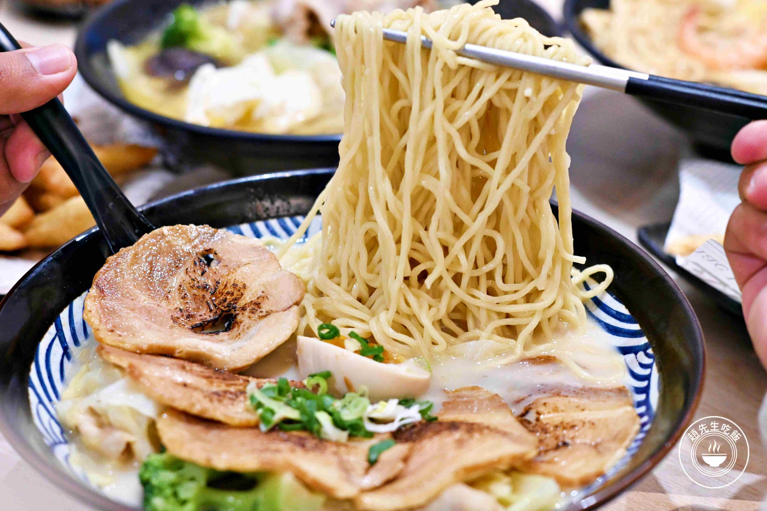 【新莊美食】二春外鍋燒專賣店，屏東排隊名店，超狂份量+每天熬煮湯頭推薦(菜單) @趙先生吃飯