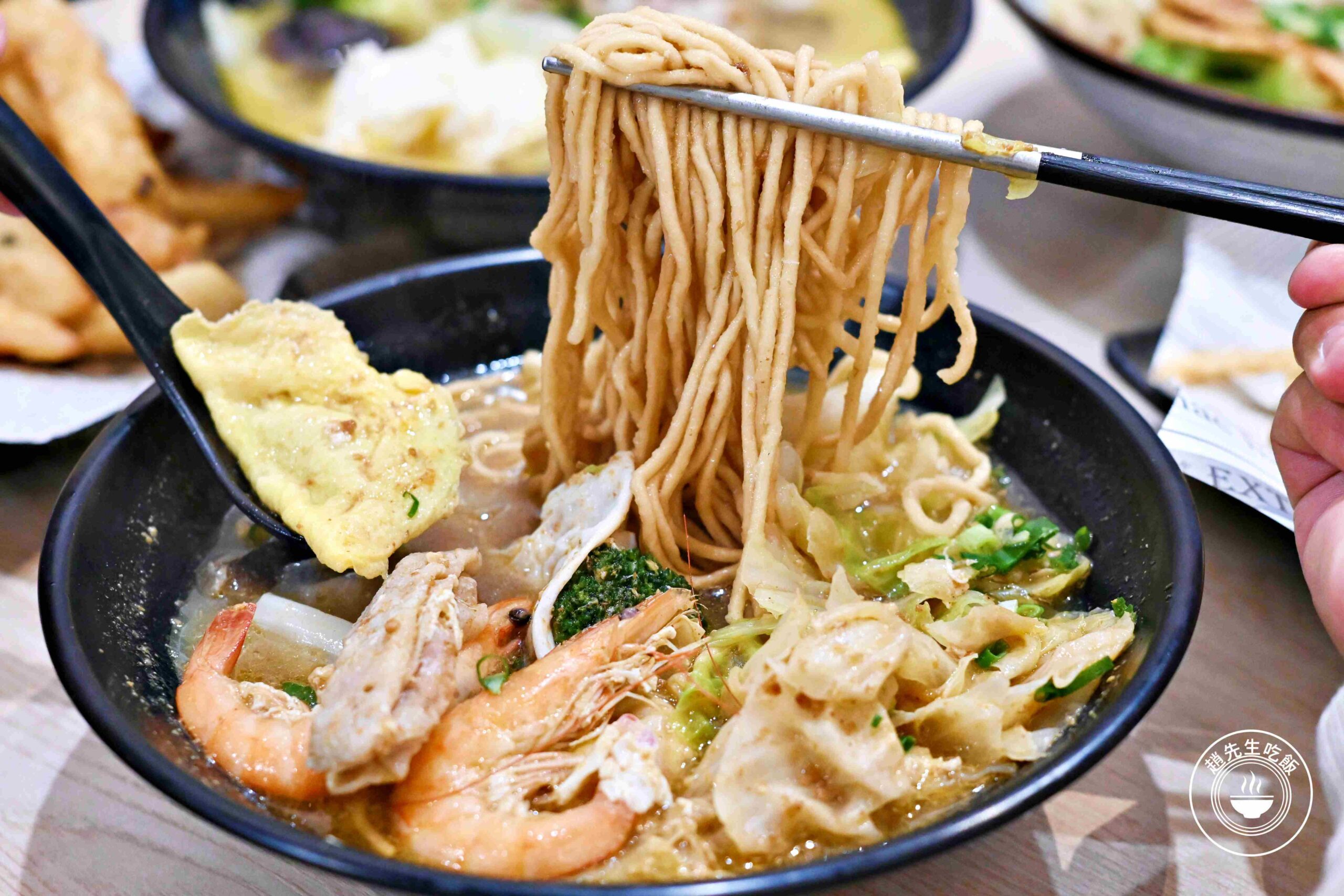 【新莊美食】二春外鍋燒專賣店，屏東排隊名店，超狂份量+每天熬煮湯頭推薦(菜單) @趙先生吃飯