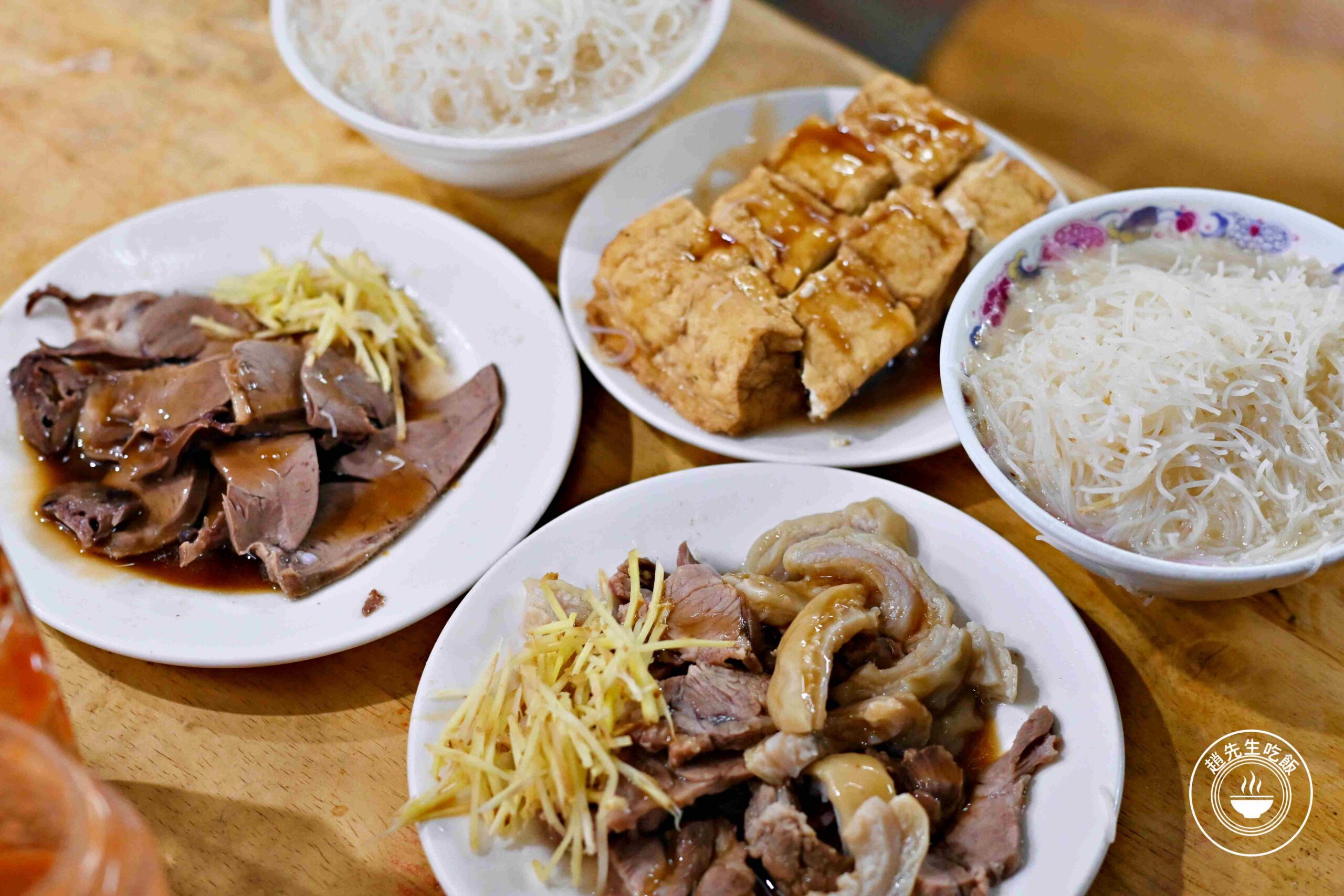 【東門美食】羅媽媽米粉湯，70年老店獲500碗肯定，米粉湯、大腸頭推薦(菜單) @趙先生吃飯