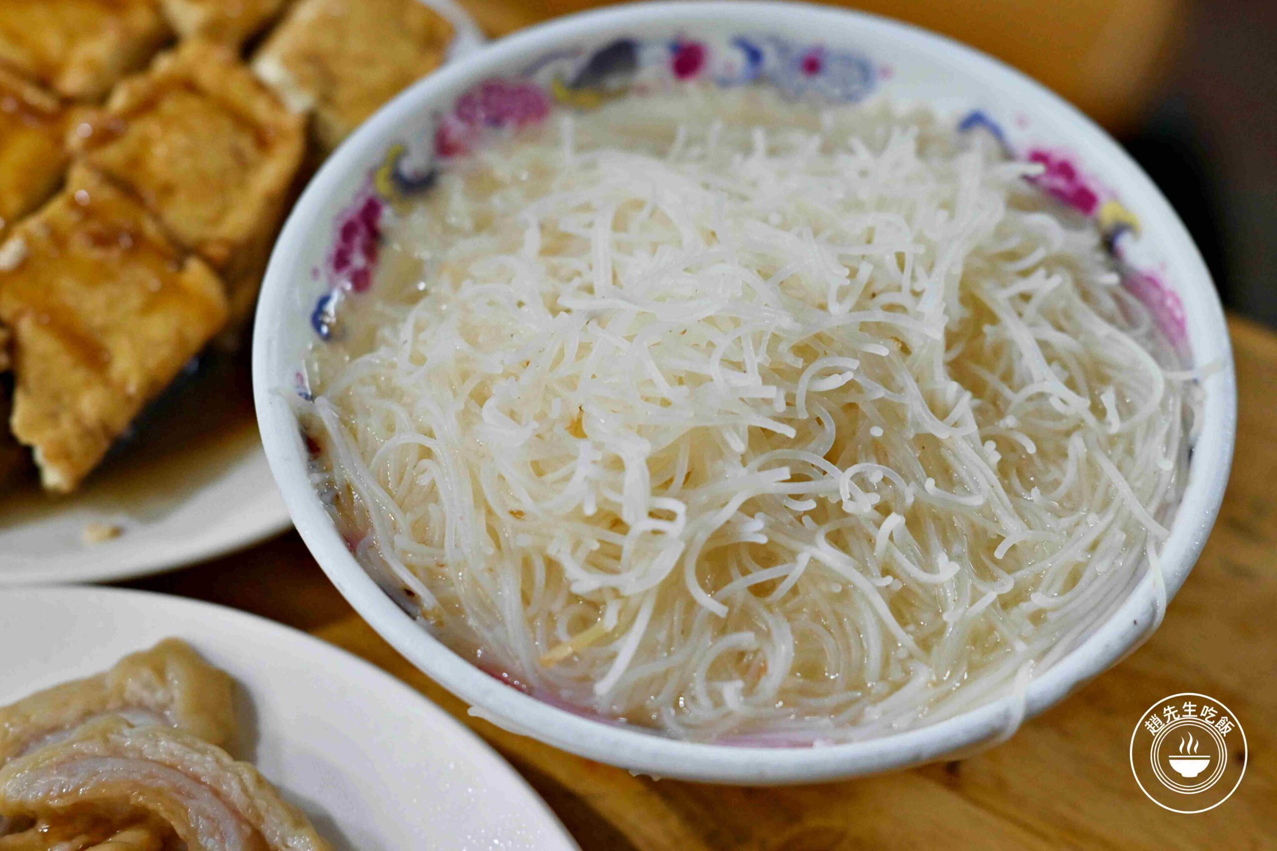 【東門美食】羅媽媽米粉湯，70年老店獲500碗肯定，米粉湯、大腸頭推薦(菜單) @趙先生吃飯