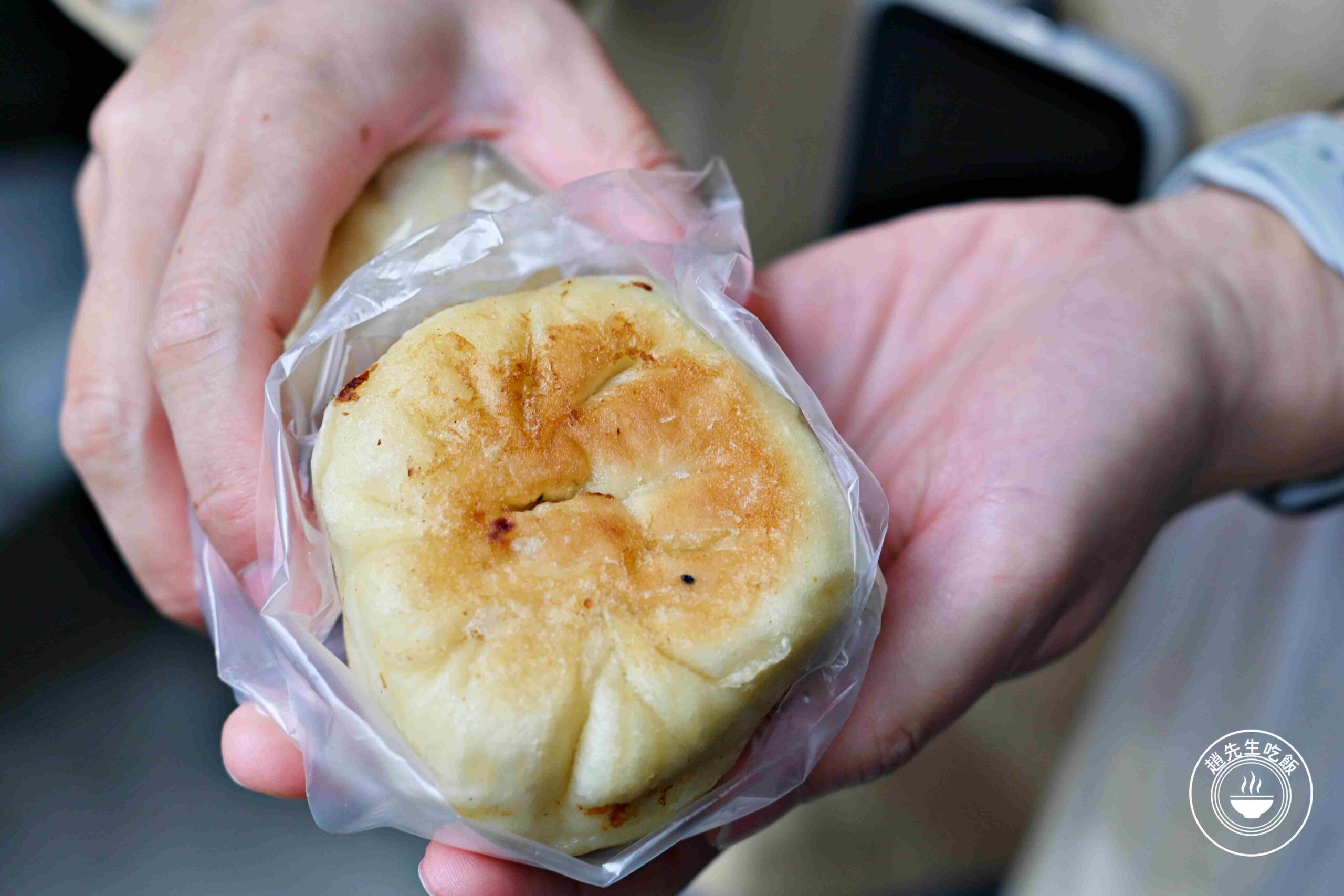 【南港美食】傳說水煎包，巷弄內的人氣排隊小吃，七種口味都好吃推薦(菜單) @趙先生吃飯