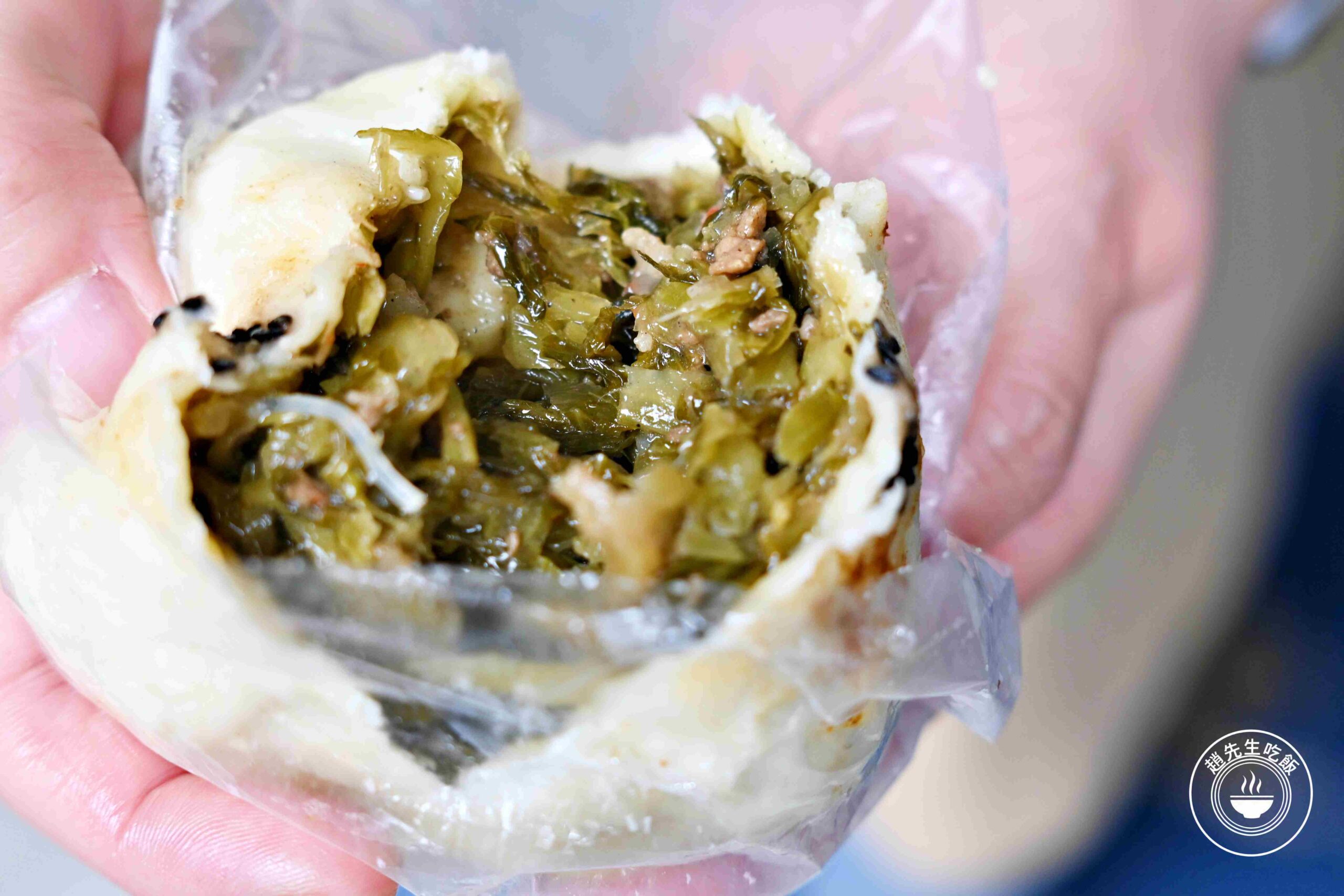 【南港美食】傳說水煎包，巷弄內的人氣排隊小吃，七種口味都好吃推薦(菜單) @趙先生吃飯