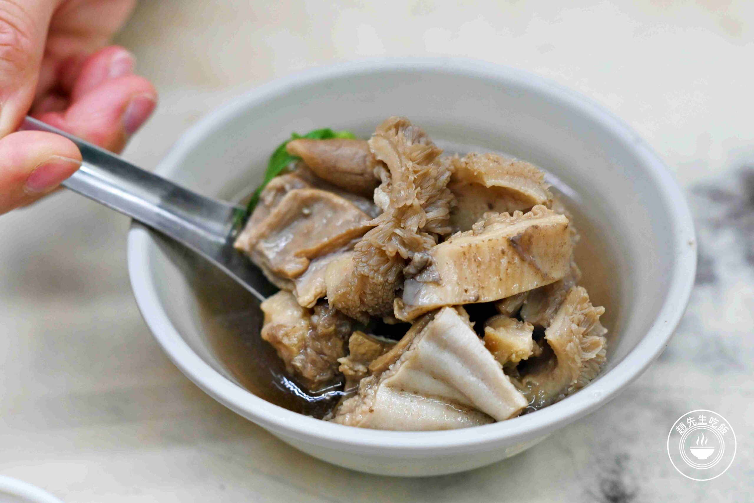 【南京三民美食】蕭家牛雜湯，滿滿一碗料多實，牛肉炒麵也爆炸強！(推薦) @趙先生吃飯