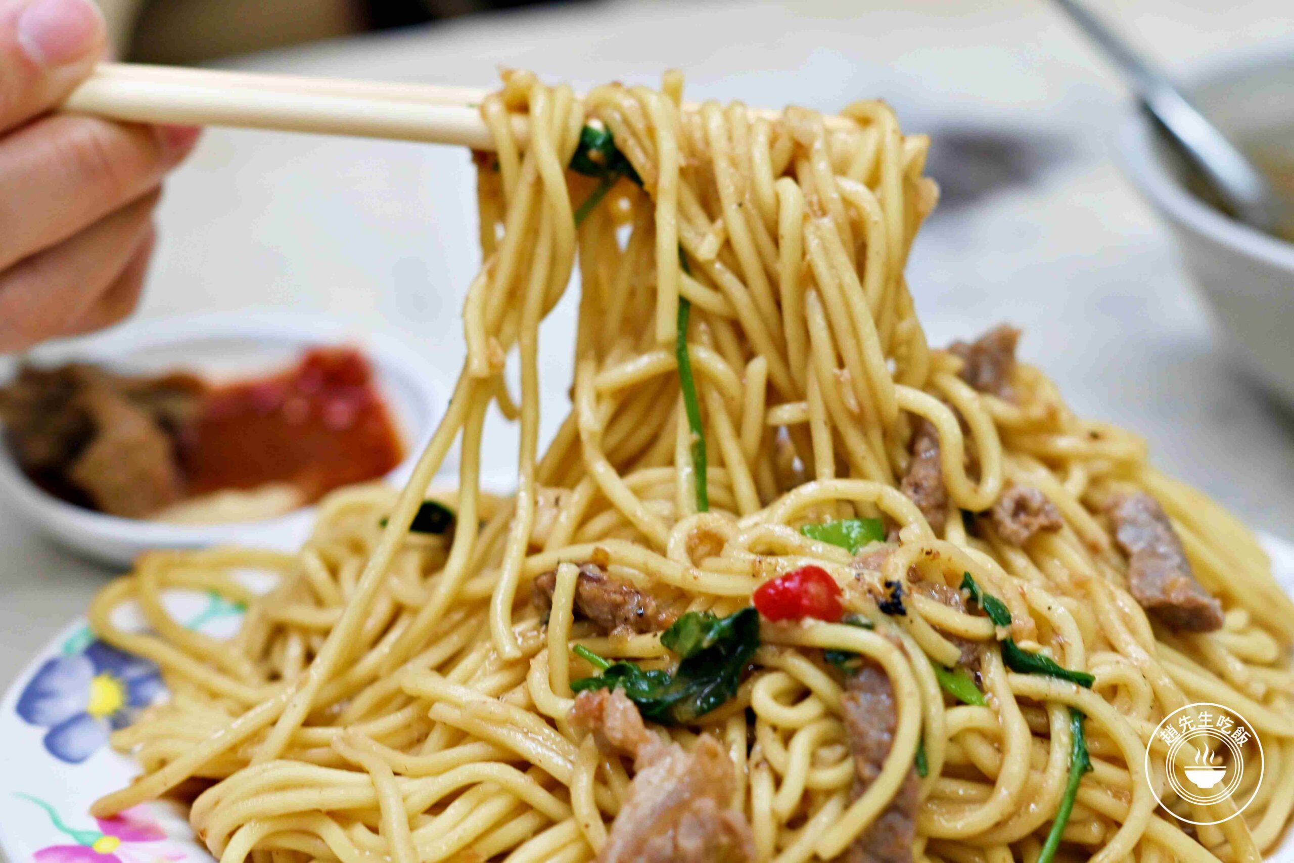 【南京三民美食】蕭家牛雜湯，滿滿一碗料多實，牛肉炒麵也爆炸強！(推薦) @趙先生吃飯