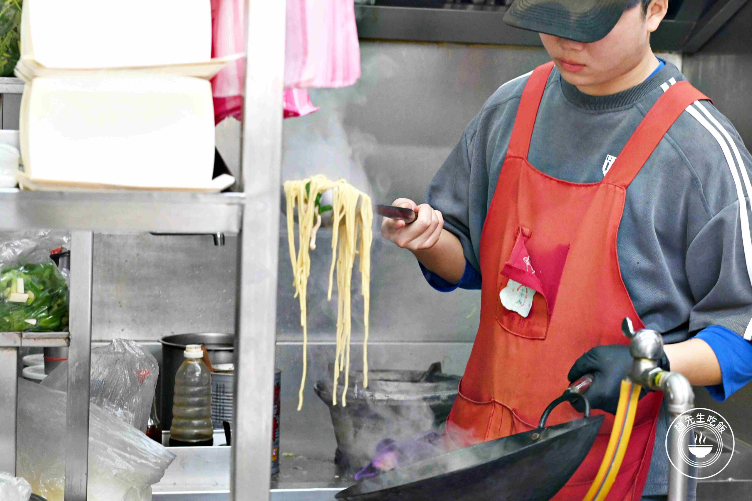 【南京三民美食】蕭家牛雜湯，滿滿一碗料多實，牛肉炒麵也爆炸強！(推薦) @趙先生吃飯