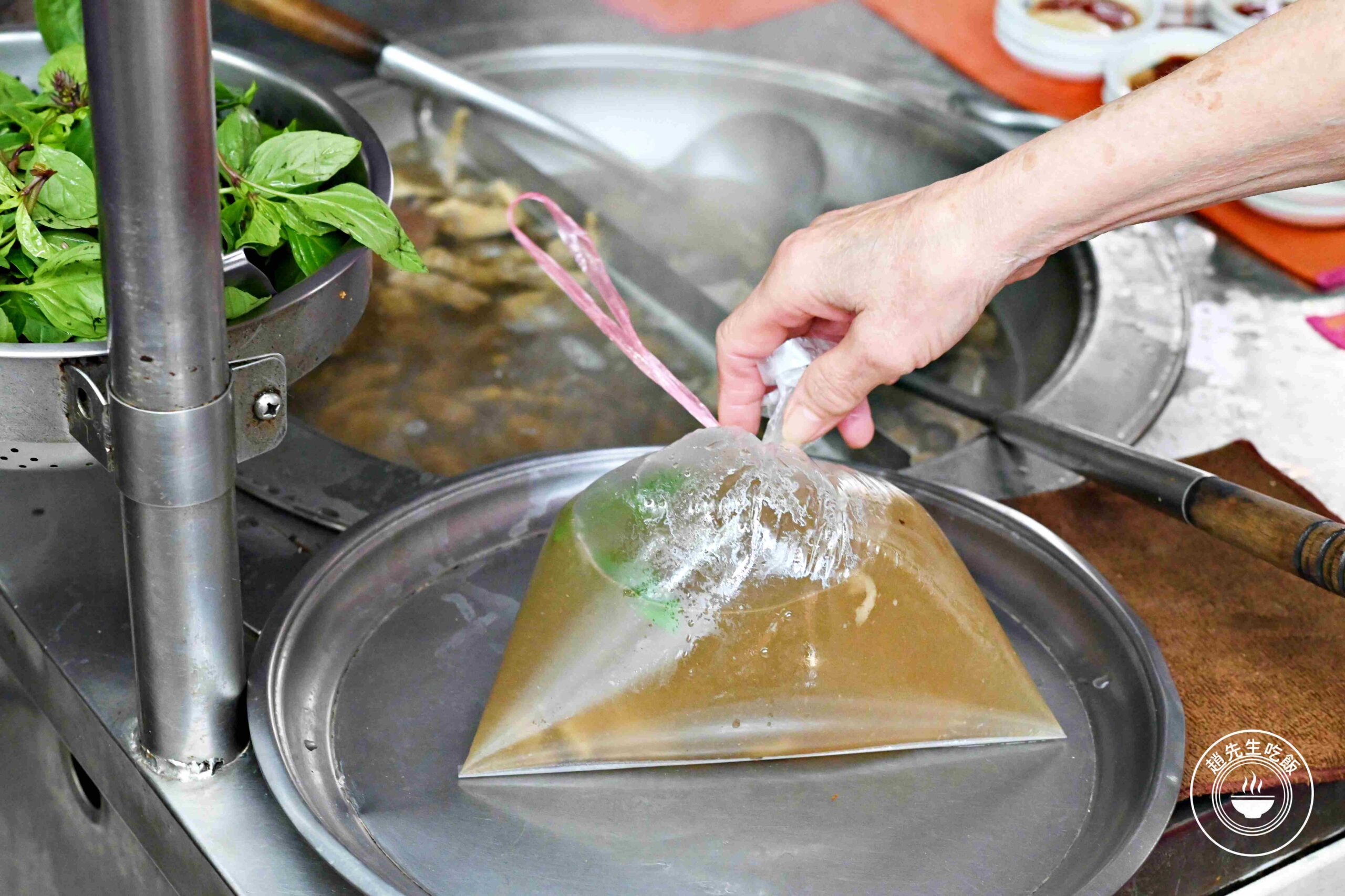 【南京三民美食】蕭家牛雜湯,滿滿一碗料多實,牛肉炒麵也爆炸強!(推薦) @趙先生吃飯 【南京三民美食】蕭家牛雜湯,滿滿一碗料多實,牛肉炒麵也爆炸強!(推薦) @趙先生吃飯