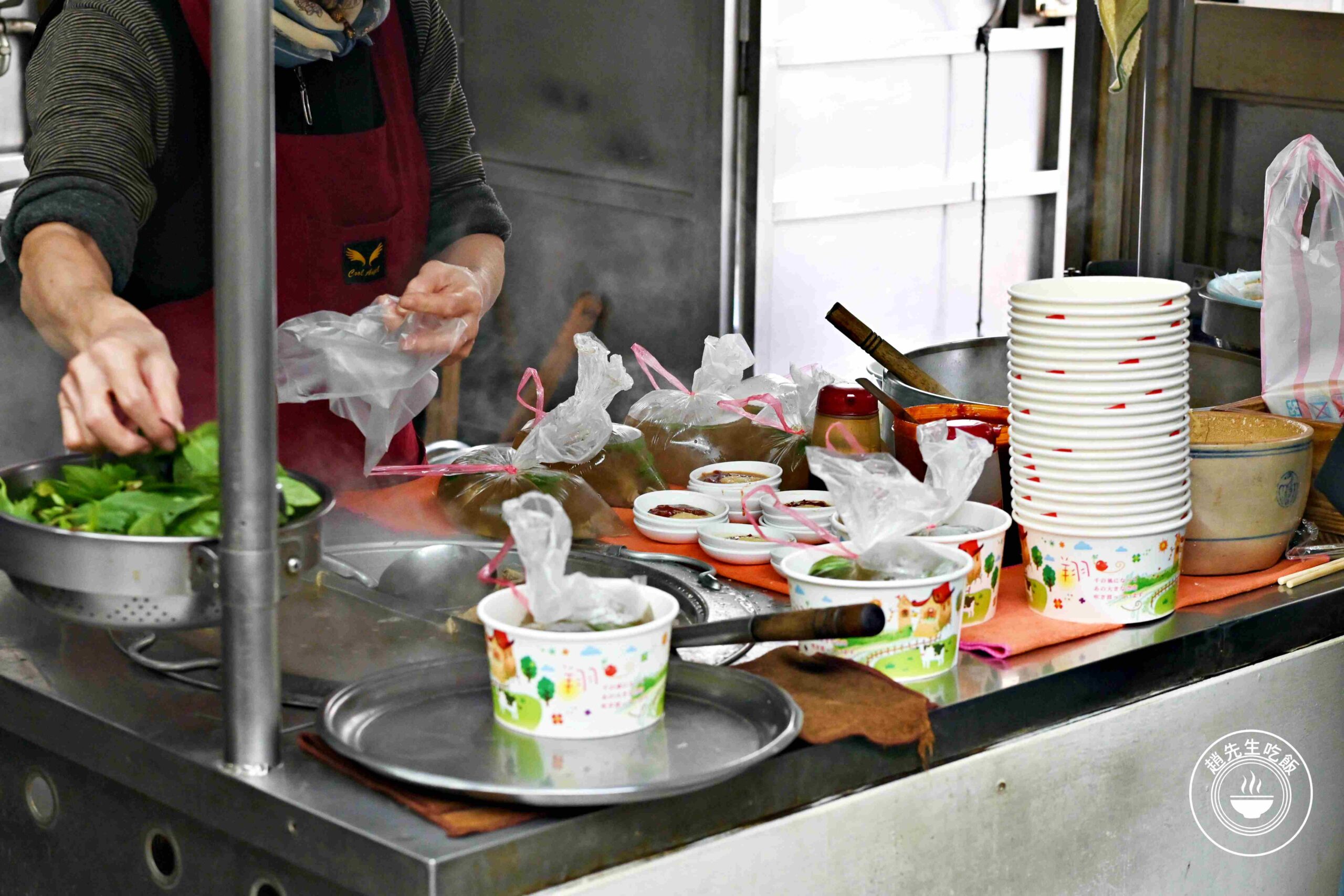 【南京三民美食】蕭家牛雜湯，滿滿一碗料多實，牛肉炒麵也爆炸強！(推薦) @趙先生吃飯
