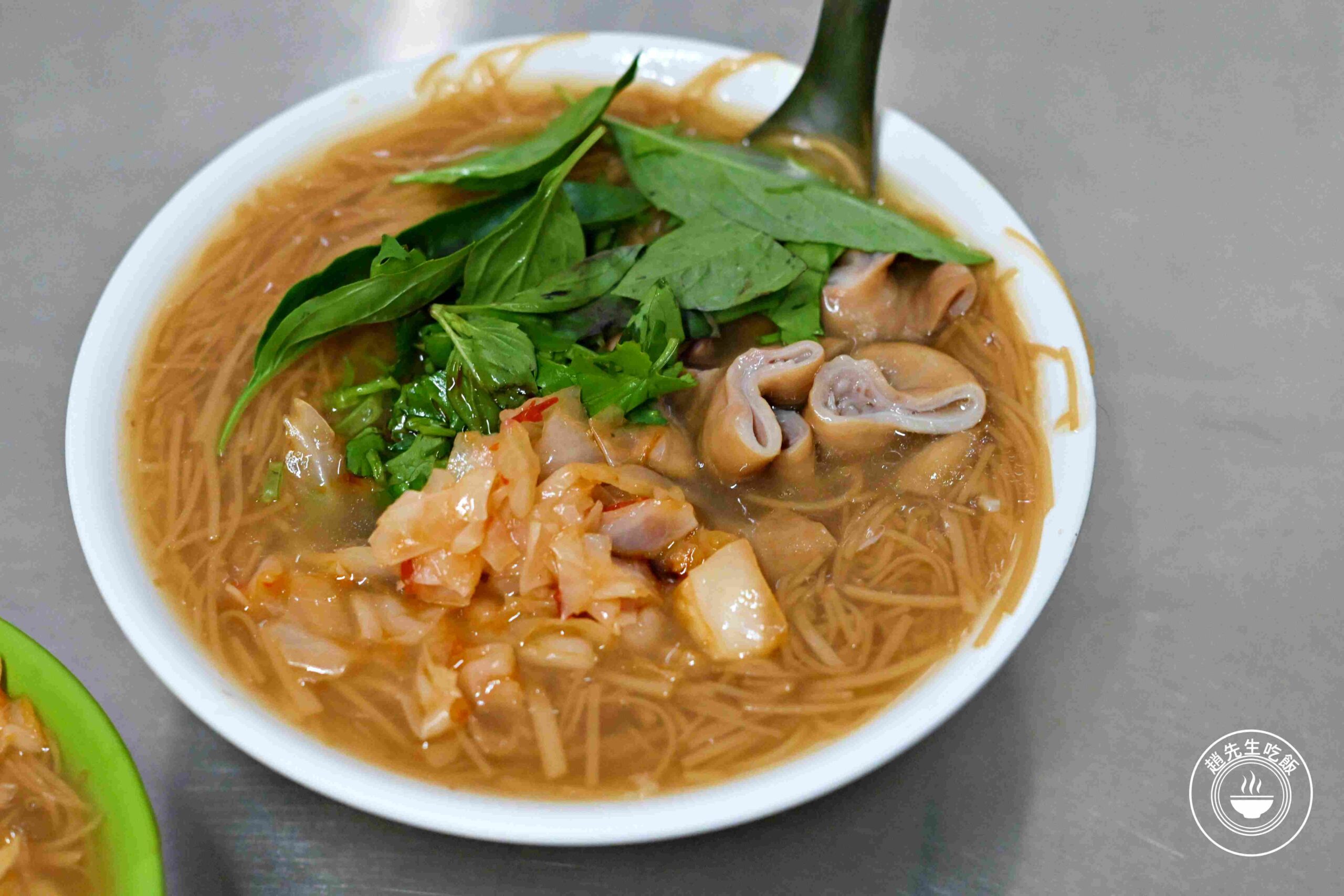 【三重美食】阿桑大腸麵線，在地40年好吃麵線老店，九層塔香菜泡菜無限續加推薦(菜單) @趙先生吃飯