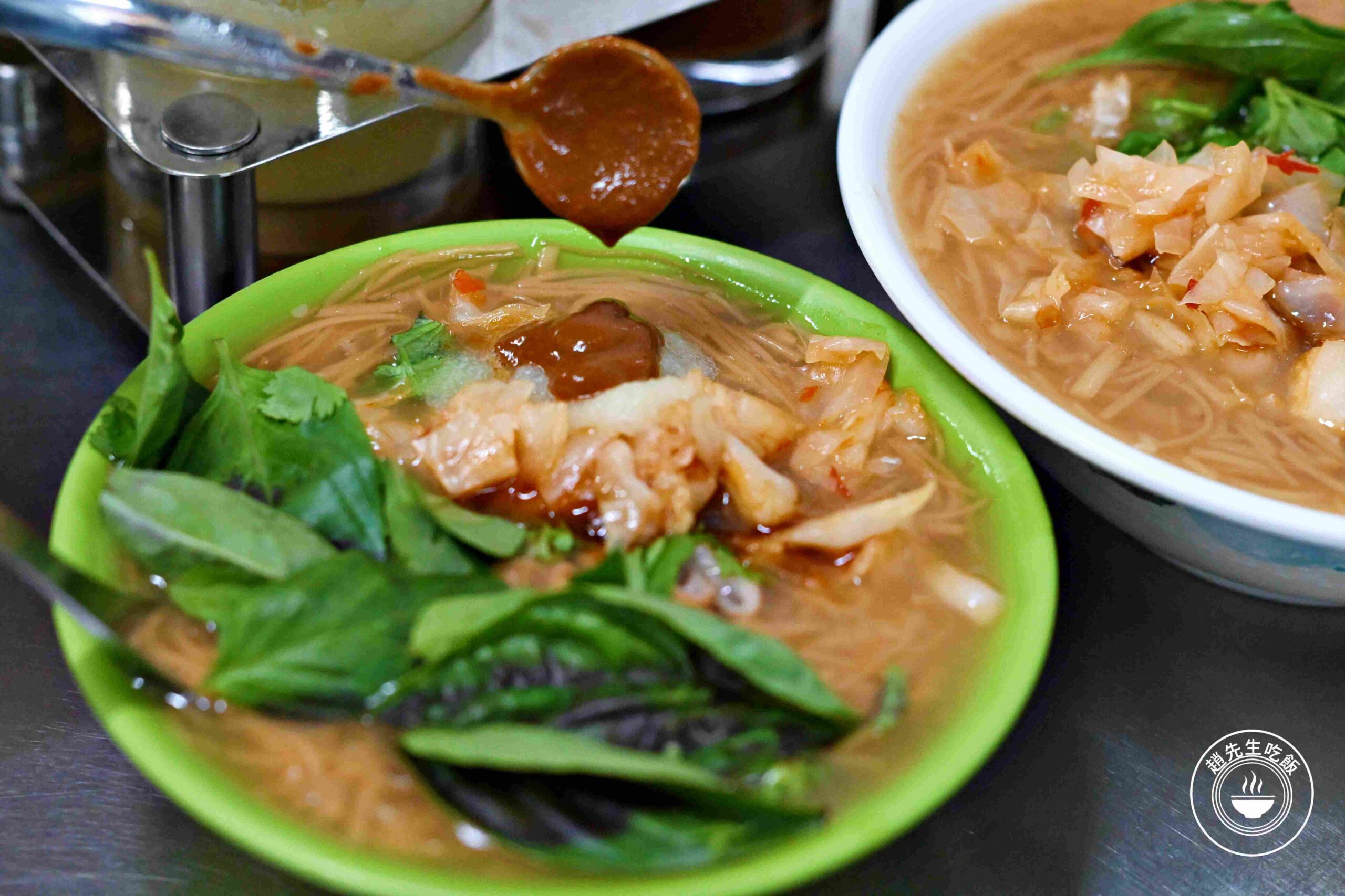 【三重美食】阿桑大腸麵線，在地40年好吃麵線老店，九層塔香菜泡菜無限續加推薦(菜單) @趙先生吃飯