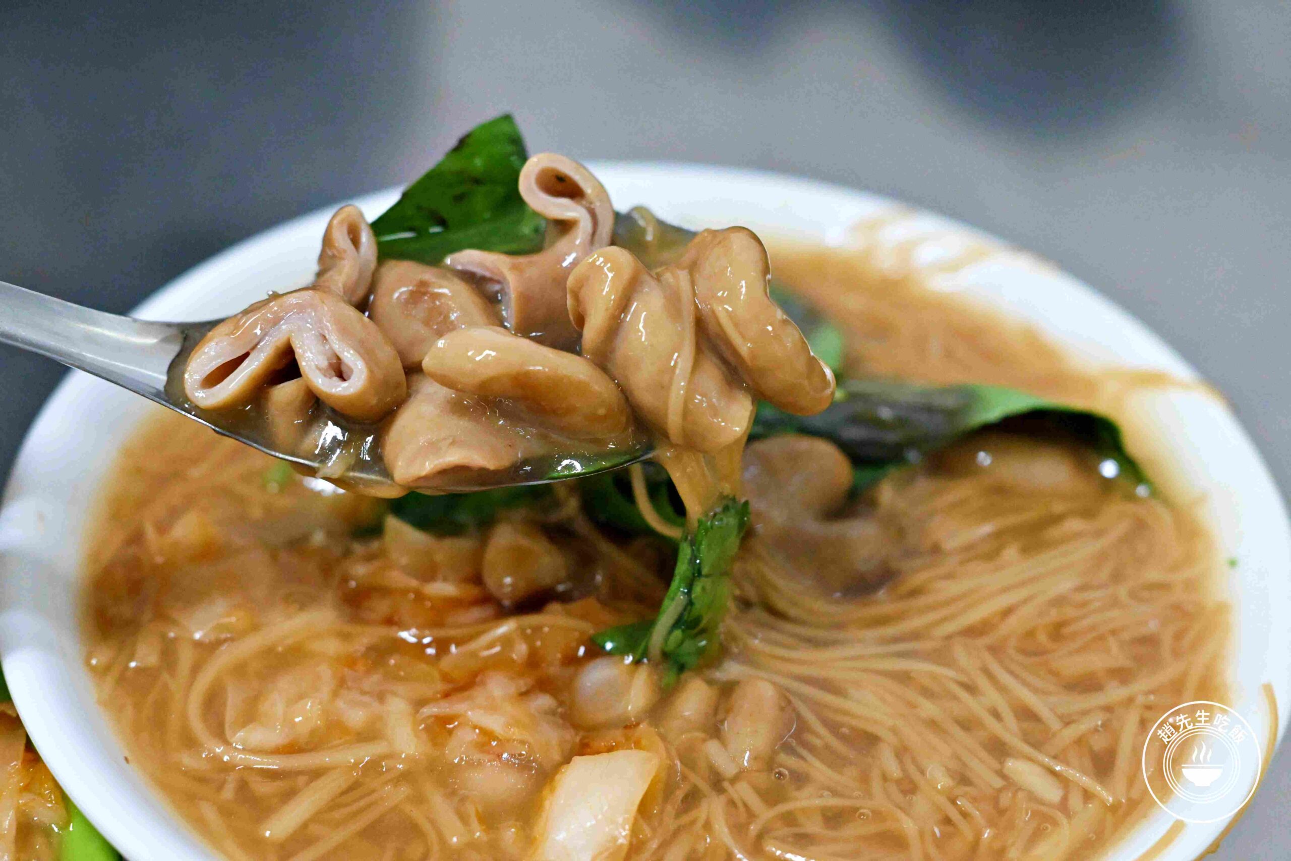 【三重美食】阿桑大腸麵線，在地40年好吃麵線老店，九層塔香菜泡菜無限續加推薦(菜單) @趙先生吃飯