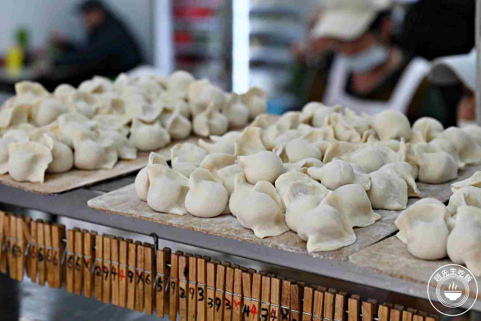 【南機場美食】阿亮水餃，招牌手工厚皮餃子好吃，牛肉捲餅更讓人驚艷推薦(菜單) @趙先生吃飯