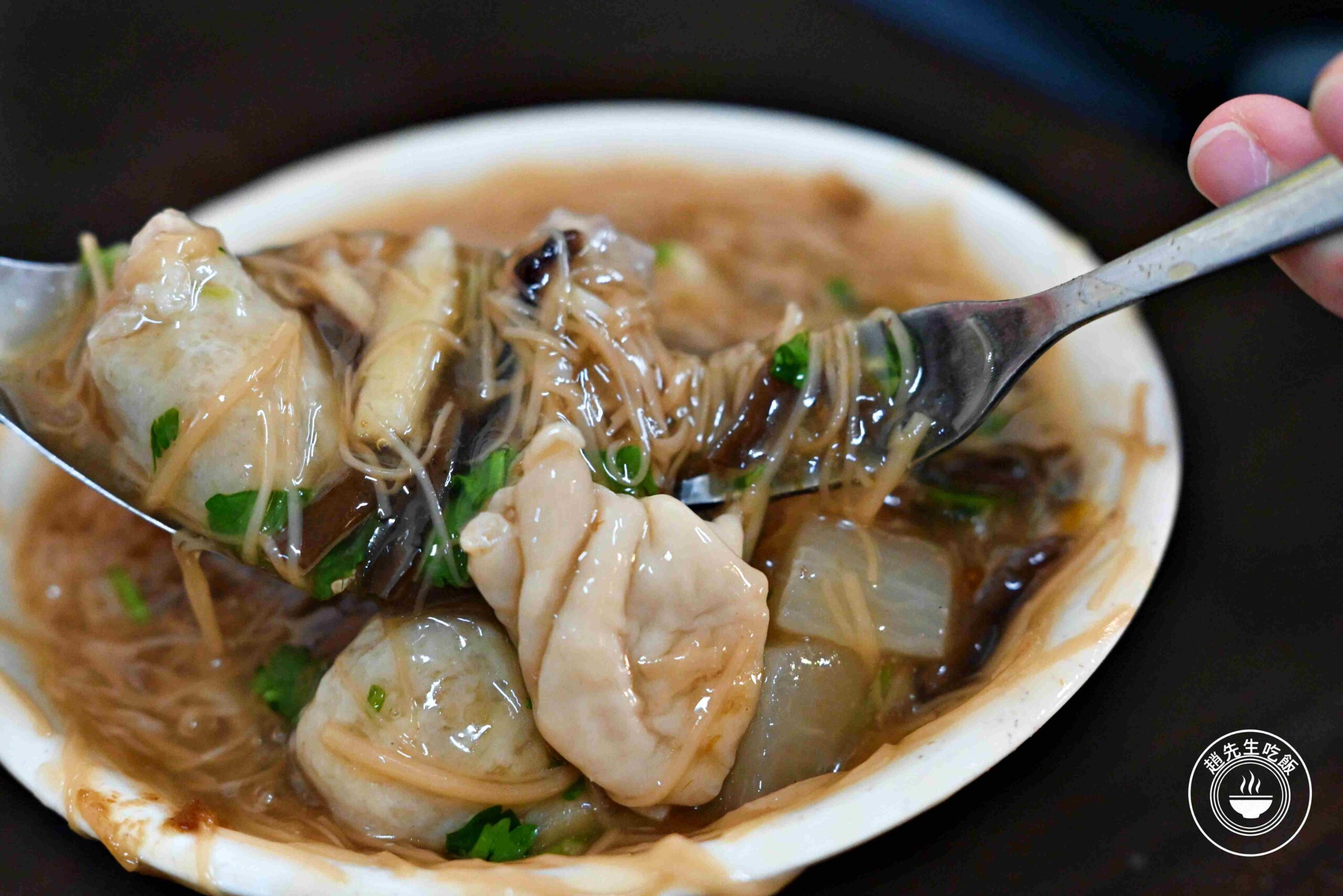 【萬華美食】陳記專業蚵仔麵線，必吃五大麵線！大腸入味與肥美蚵仔推薦(菜單) @趙先生吃飯