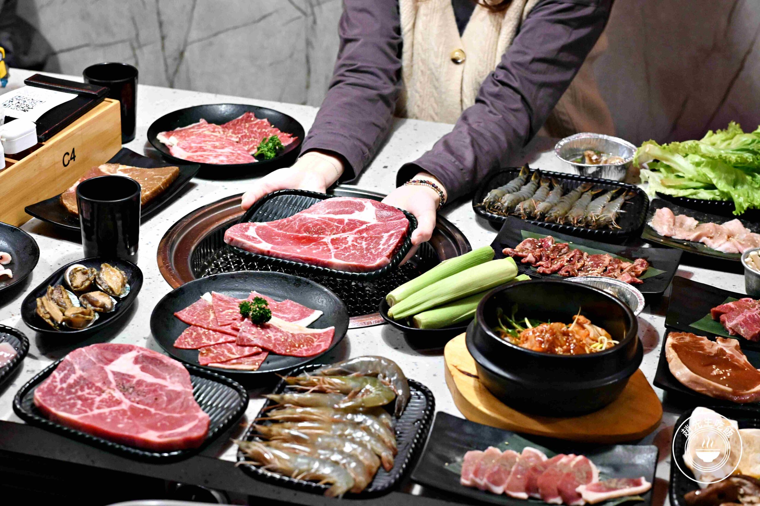 【新莊美食】Oh ! Yaki 精緻燒肉吃到飽-新莊店，16oz牛排、M9和牛隨你吃推薦(菜單) @趙先生吃飯