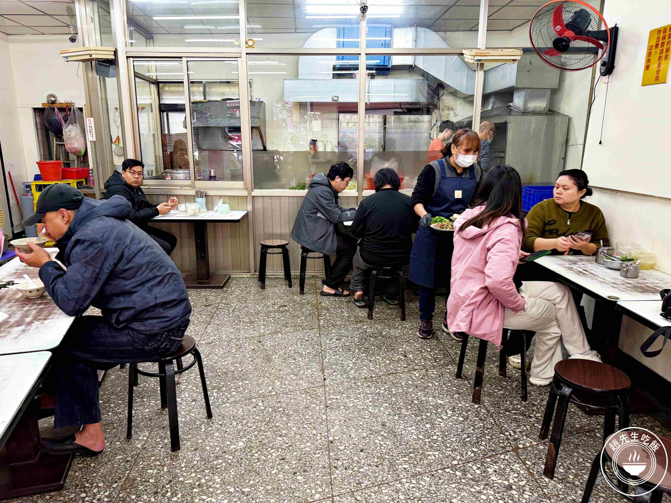 【新莊美食】新莊羊肉榮，1500則好評，很多人早餐午餐下午茶都在吃，羊肉極強(菜單) @趙先生吃飯