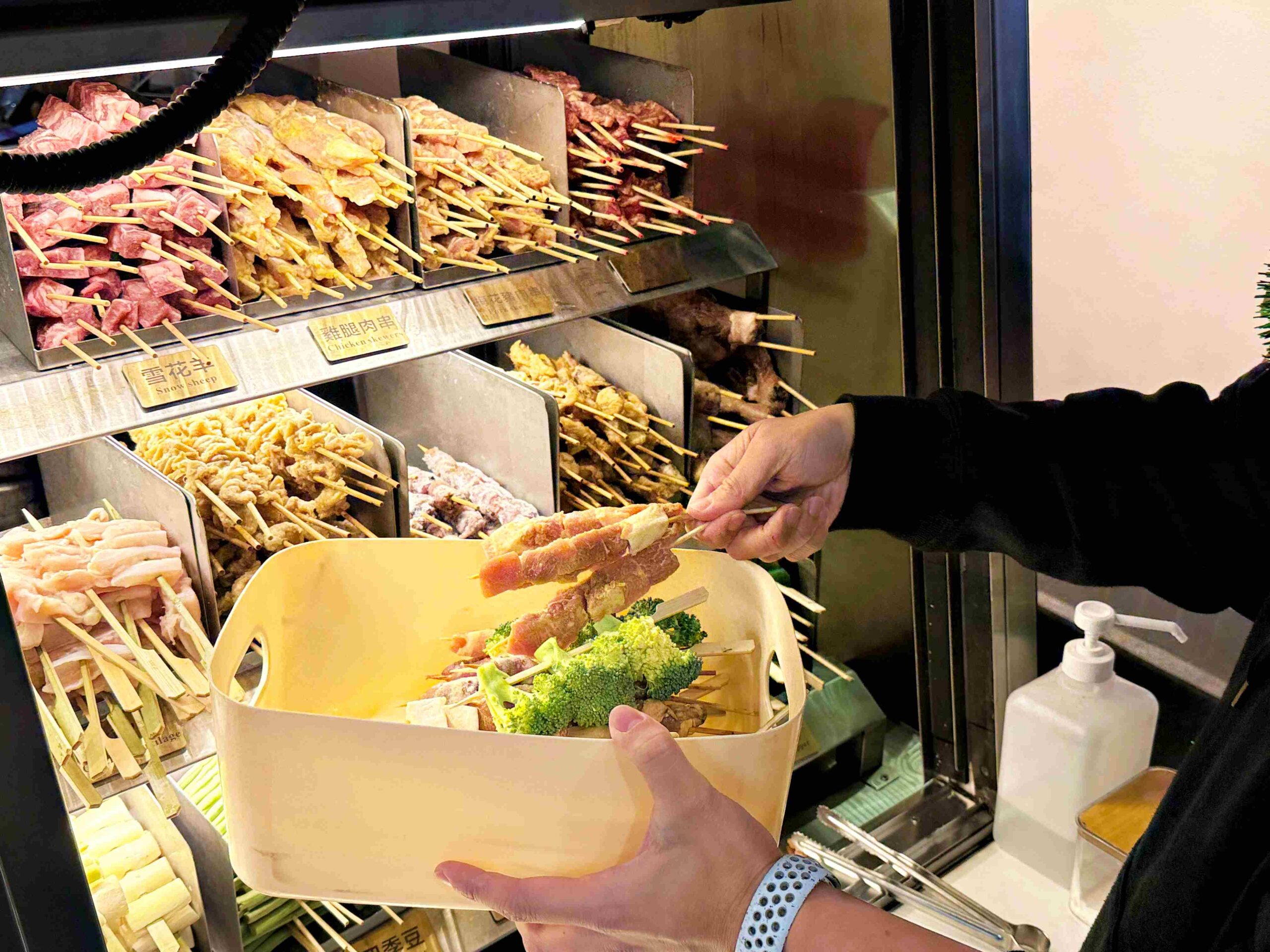 【新莊美食】柒息地串燒居酒屋新莊中華店，五小時熬煮的靈魂烤肉醬超強推薦(菜單) @趙先生吃飯