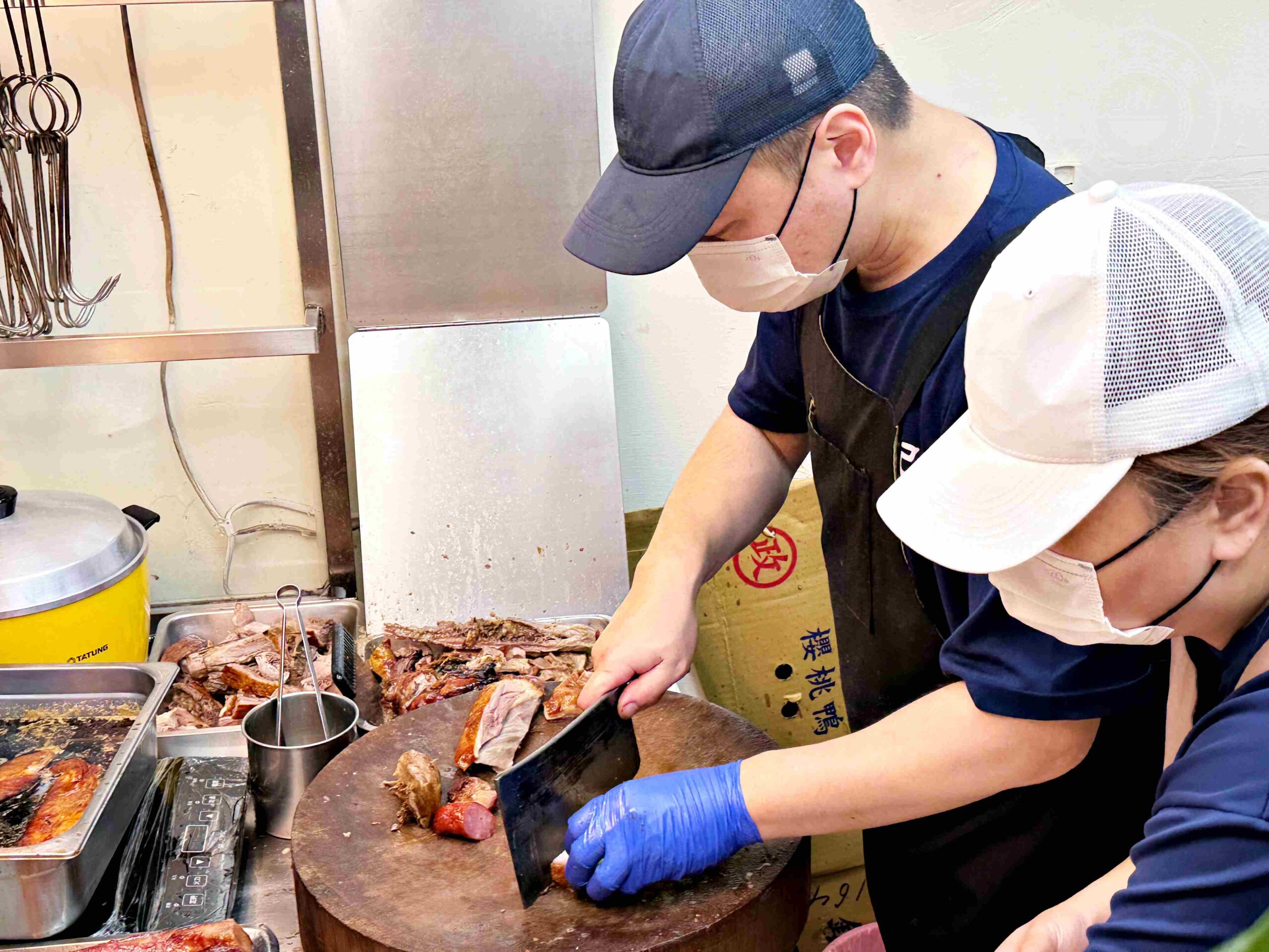 【新莊美食】瑞記鴨莊，上等櫻桃鴨來做燒臘，開店一小時內就賣完推薦！(菜單) @趙先生吃飯