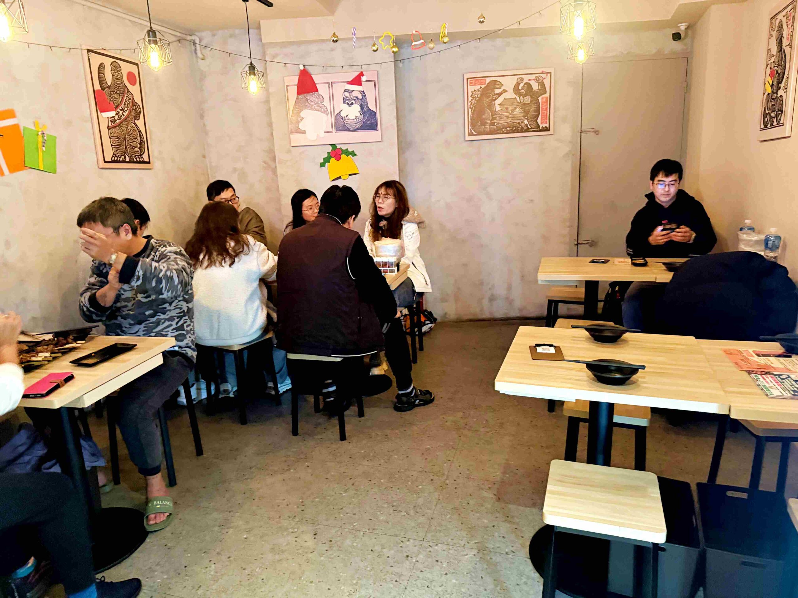 【新莊美食】柒息地串燒居酒屋新莊中華店，五小時熬煮的靈魂烤肉醬超強推薦(菜單) @趙先生吃飯