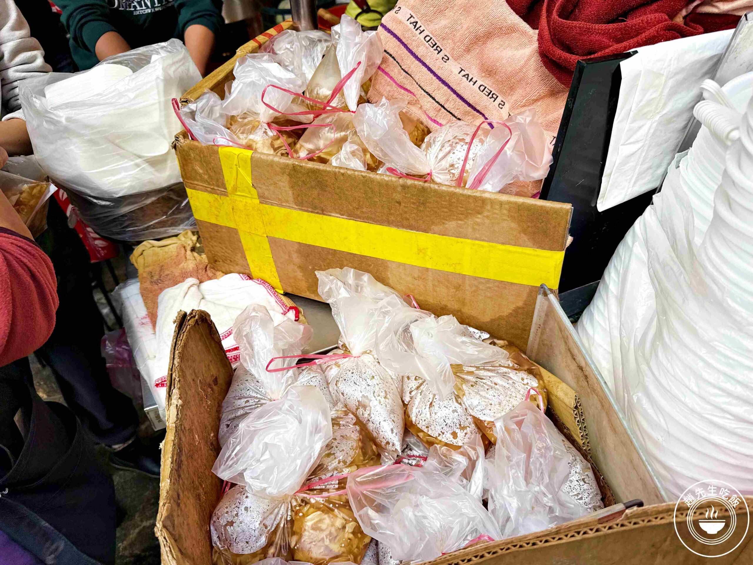 【板橋美食】高記生炒魷魚，府中站50年銅板小吃代表，現炒酸甜湯頭料超多推薦(菜單) @趙先生吃飯