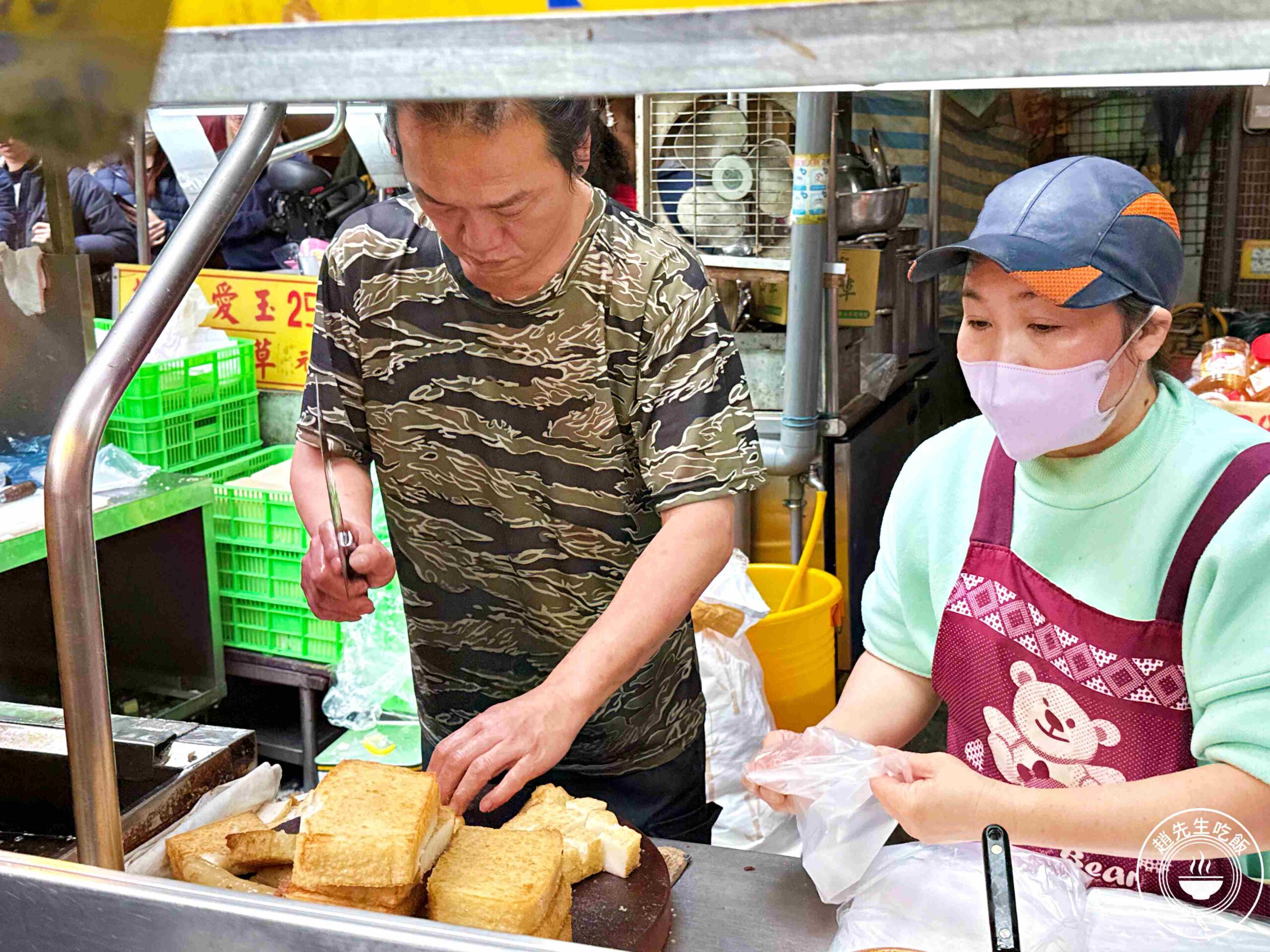 【板橋美食】蘿蔔糕糯米腸，古早味炸物外酥內Q，在地人從小吃到大 (菜單) @趙先生吃飯