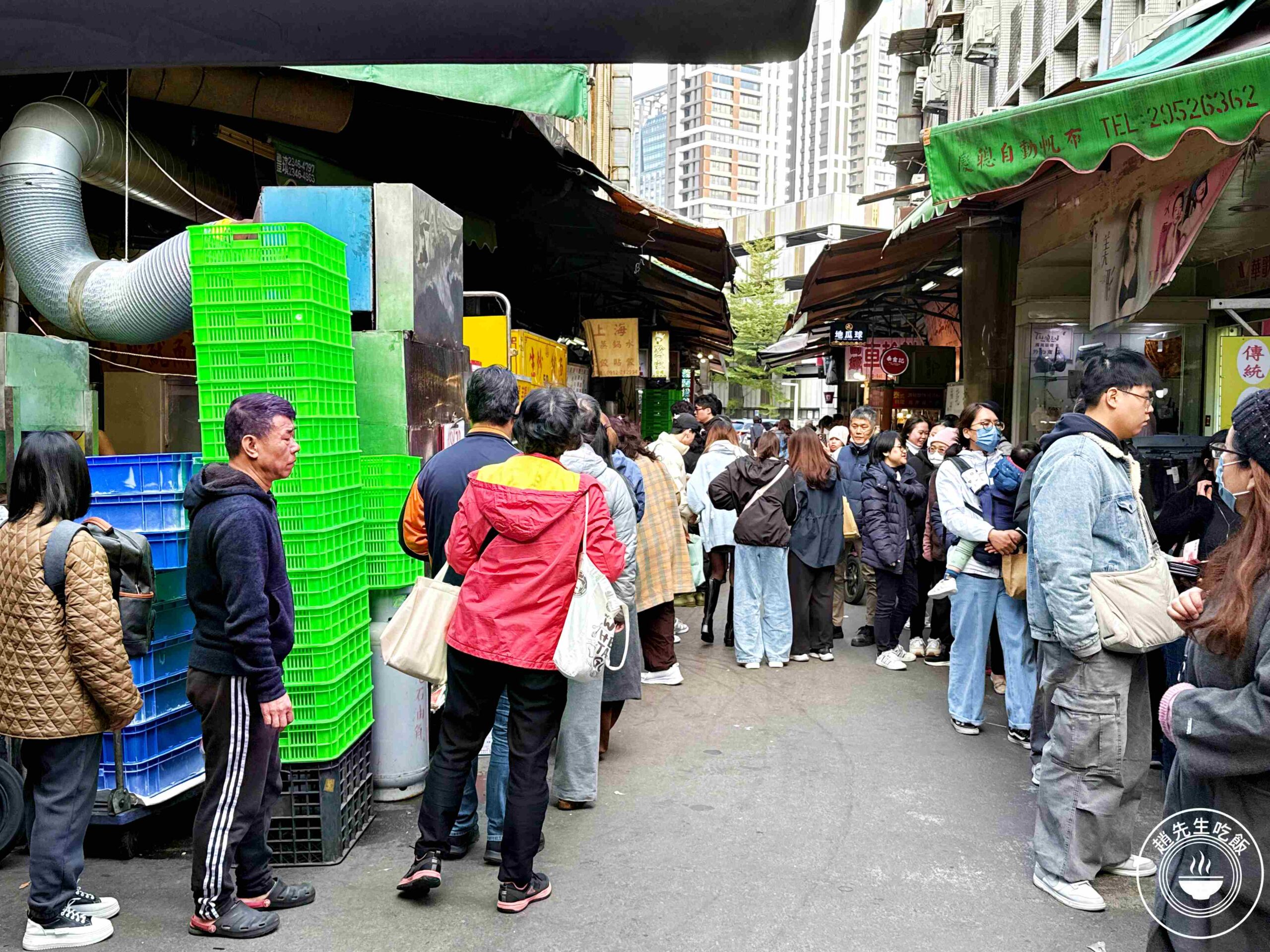 【板橋美食】蘿蔔糕糯米腸，古早味炸物外酥內Q，在地人從小吃到大 (菜單) @趙先生吃飯
