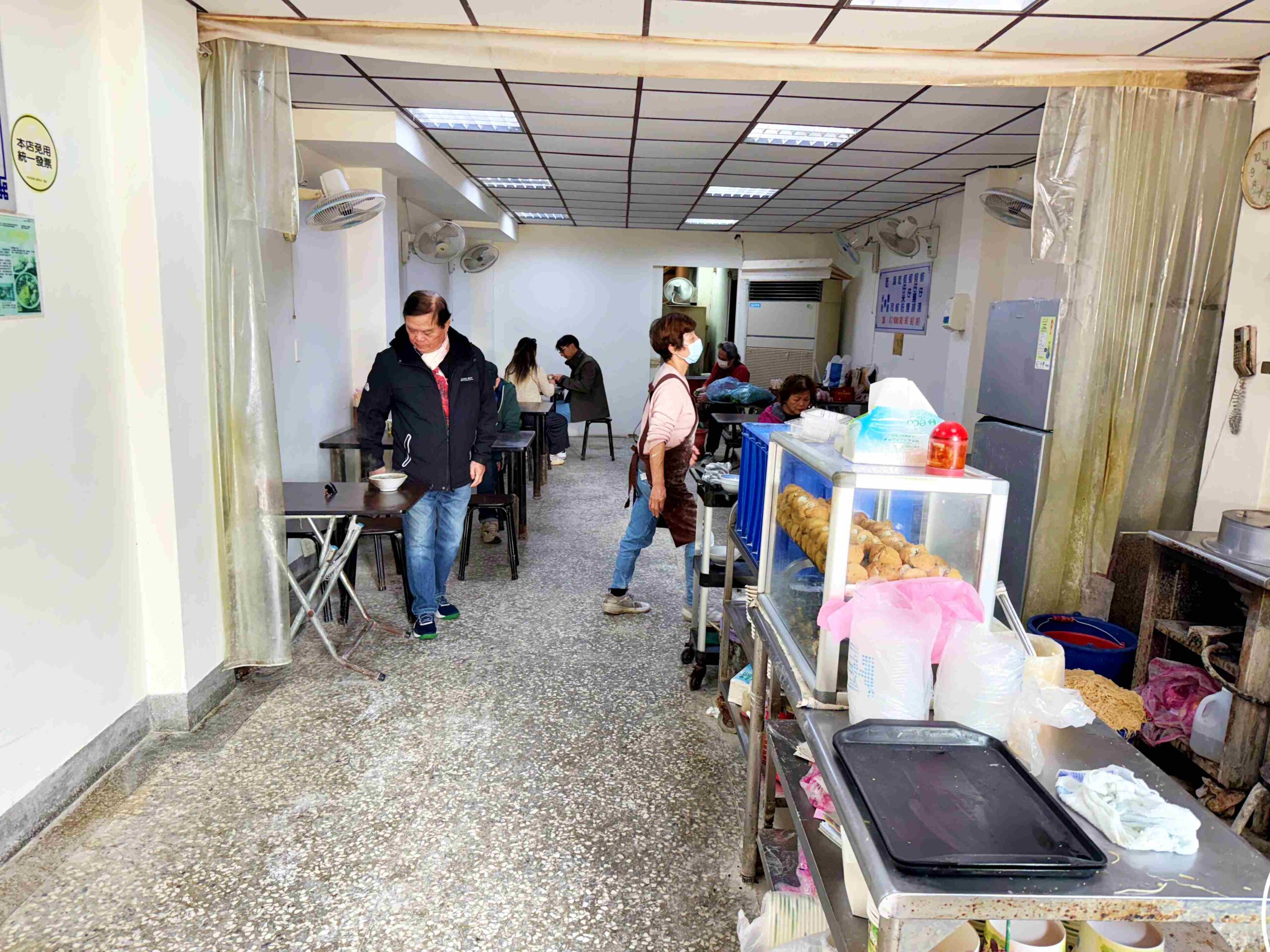 【龍山寺美食】營養號橋下蚵仔湯，現煮肥美蚵仔，湯頭清甜，內用還能加湯推薦(菜單) @趙先生吃飯