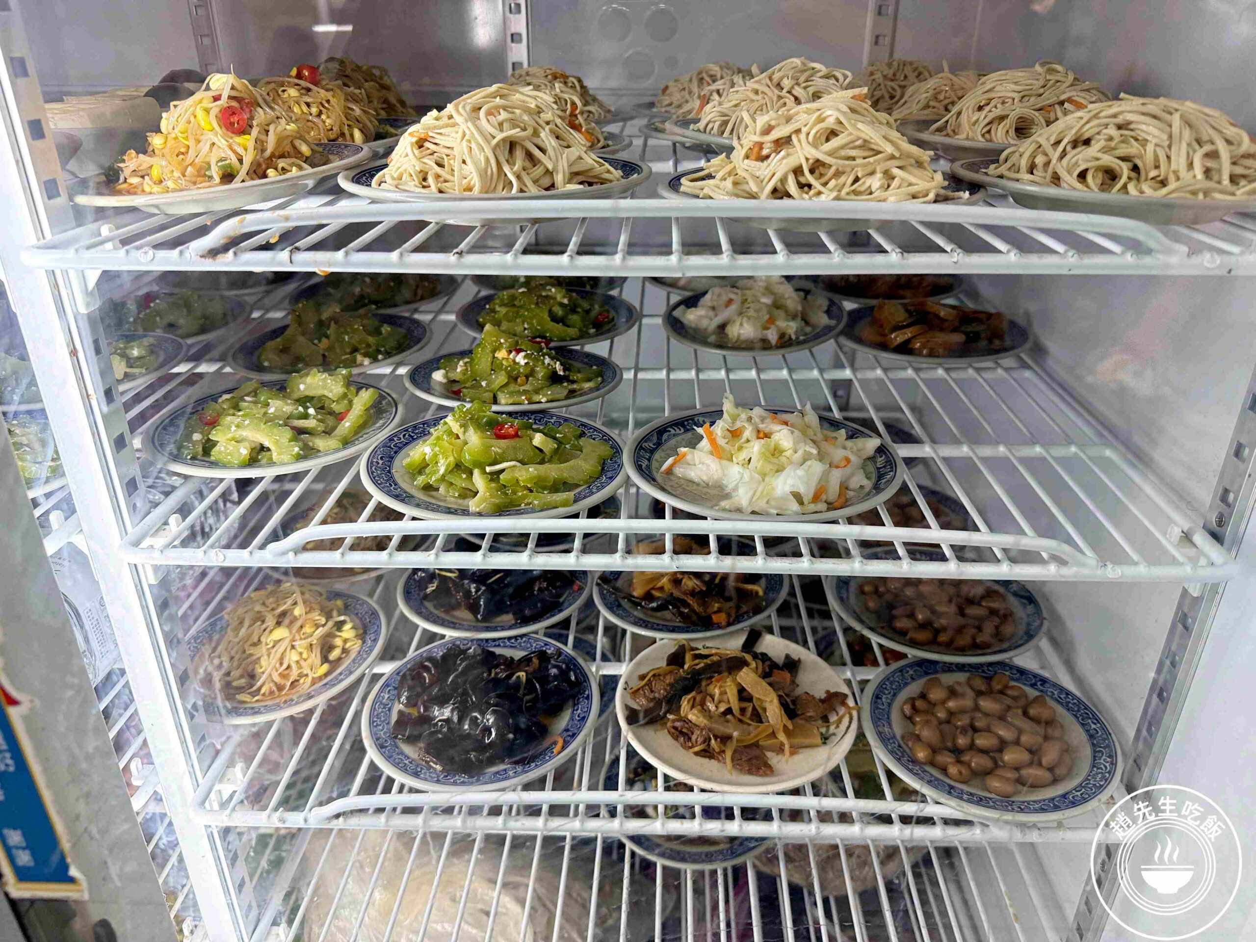 【南機場美食】阿亮水餃，招牌手工厚皮餃子好吃，牛肉捲餅更讓人驚艷推薦(菜單) @趙先生吃飯