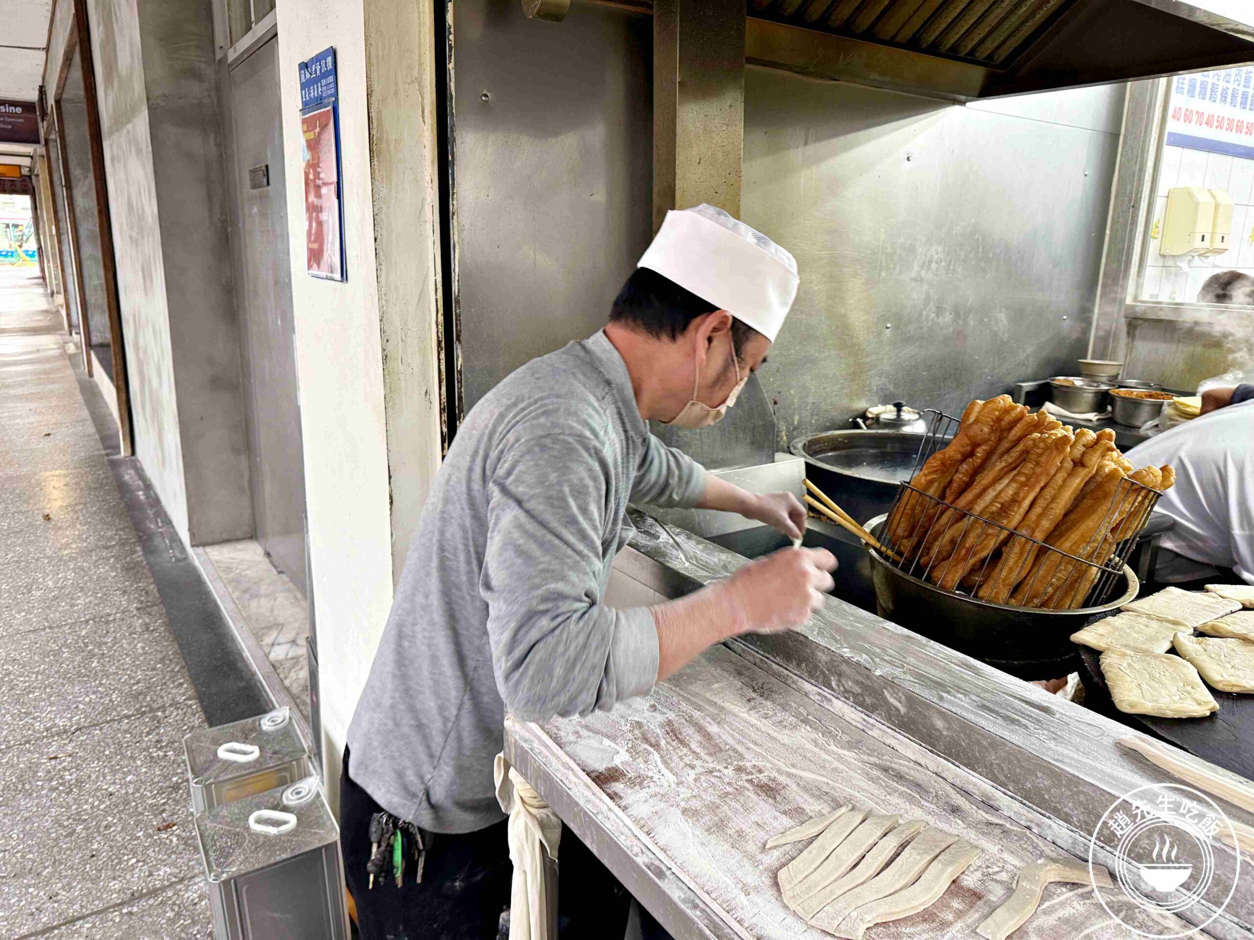 【大安美食】大安永和豆漿大王，現桿麵皮酥脆口感超厚實，推薦燒餅夾蛋、小籠包(菜單) @趙先生吃飯