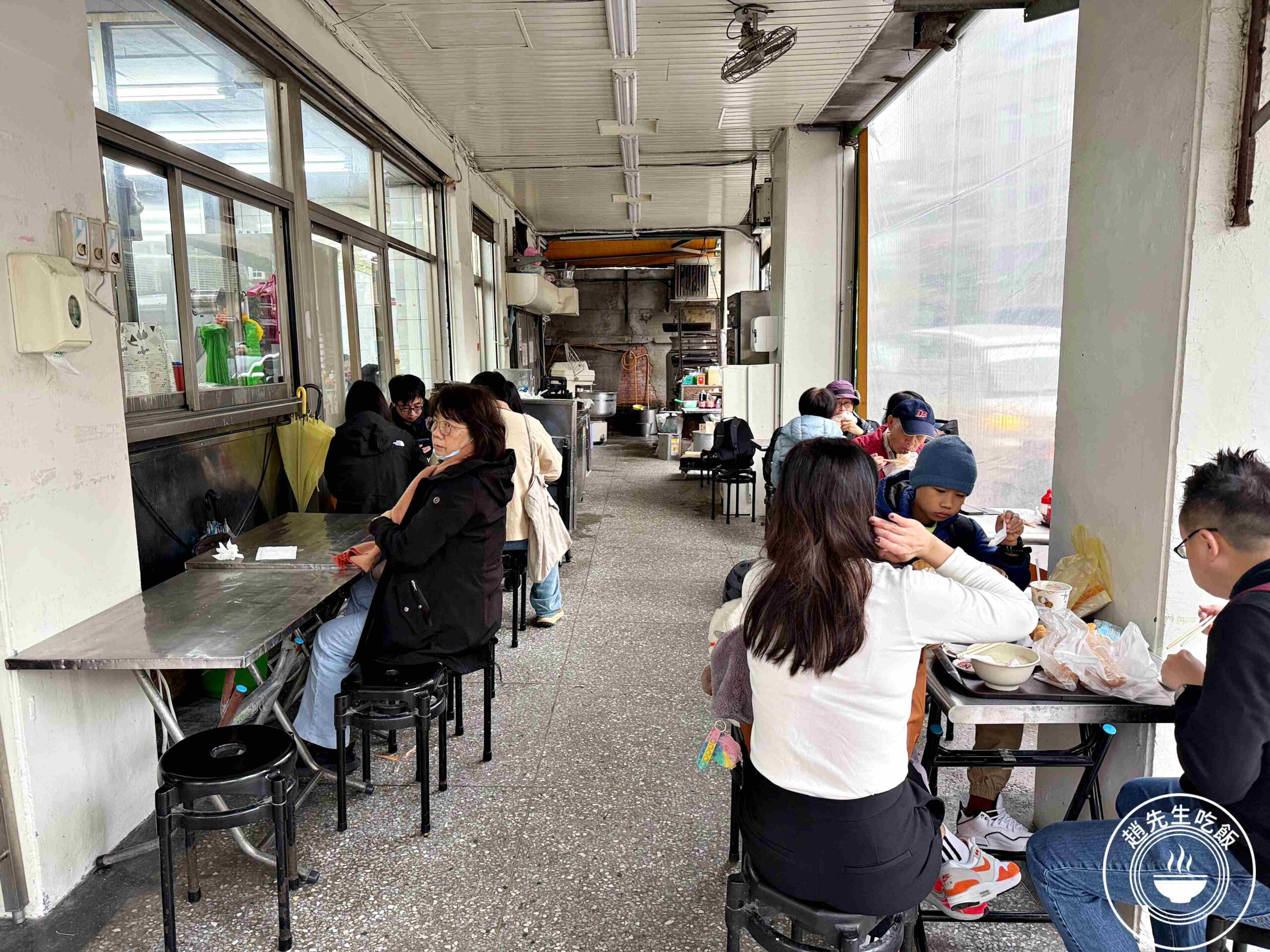 【大安美食】大安永和豆漿大王，現桿麵皮酥脆口感超厚實，推薦燒餅夾蛋、小籠包(菜單) @趙先生吃飯