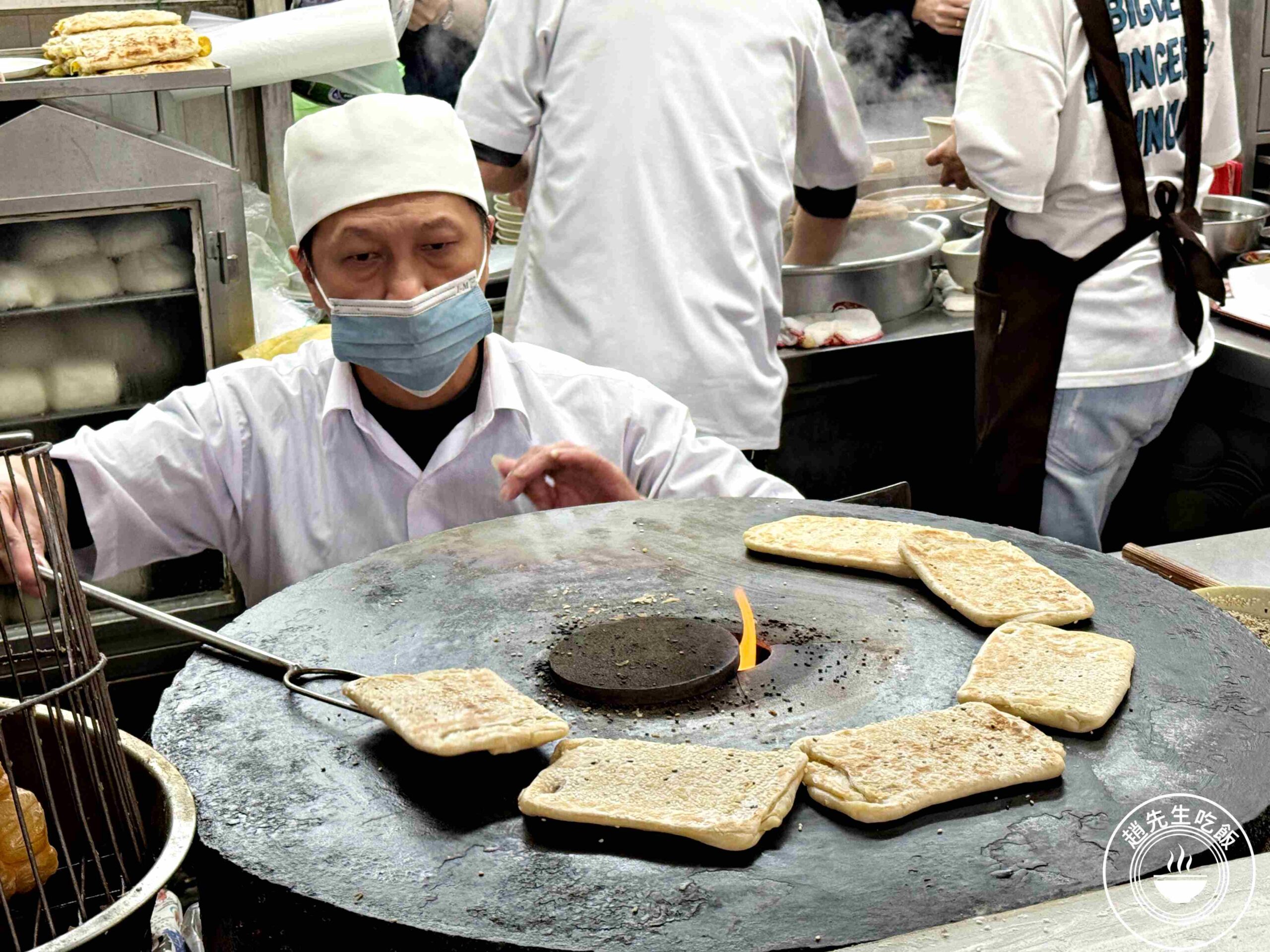 【大安美食】大安永和豆漿大王，現桿麵皮酥脆口感超厚實，推薦燒餅夾蛋、小籠包(菜單) @趙先生吃飯