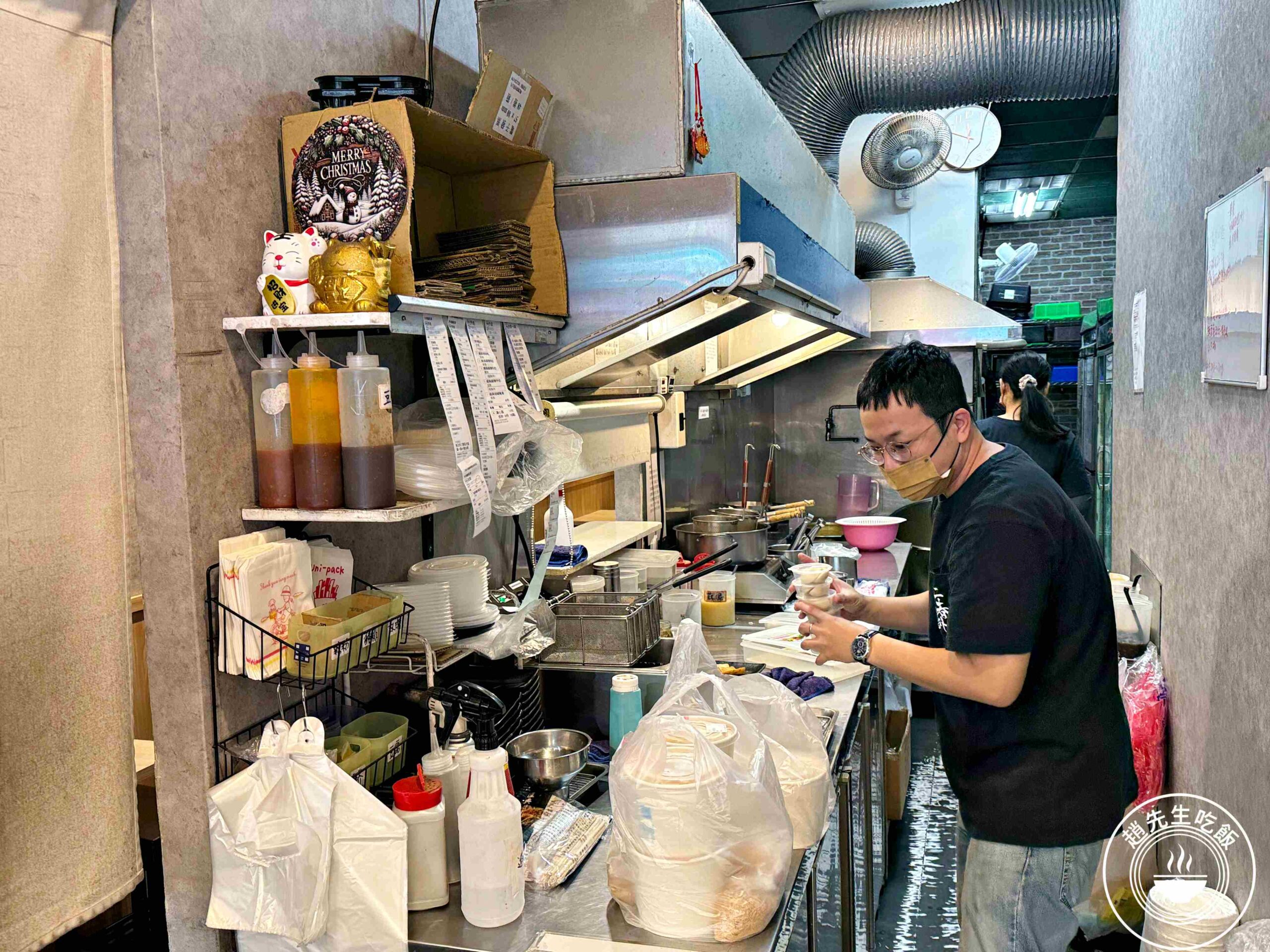 【新莊美食】二春外鍋燒專賣店，屏東排隊名店，超狂份量+每天熬煮湯頭推薦(菜單) @趙先生吃飯