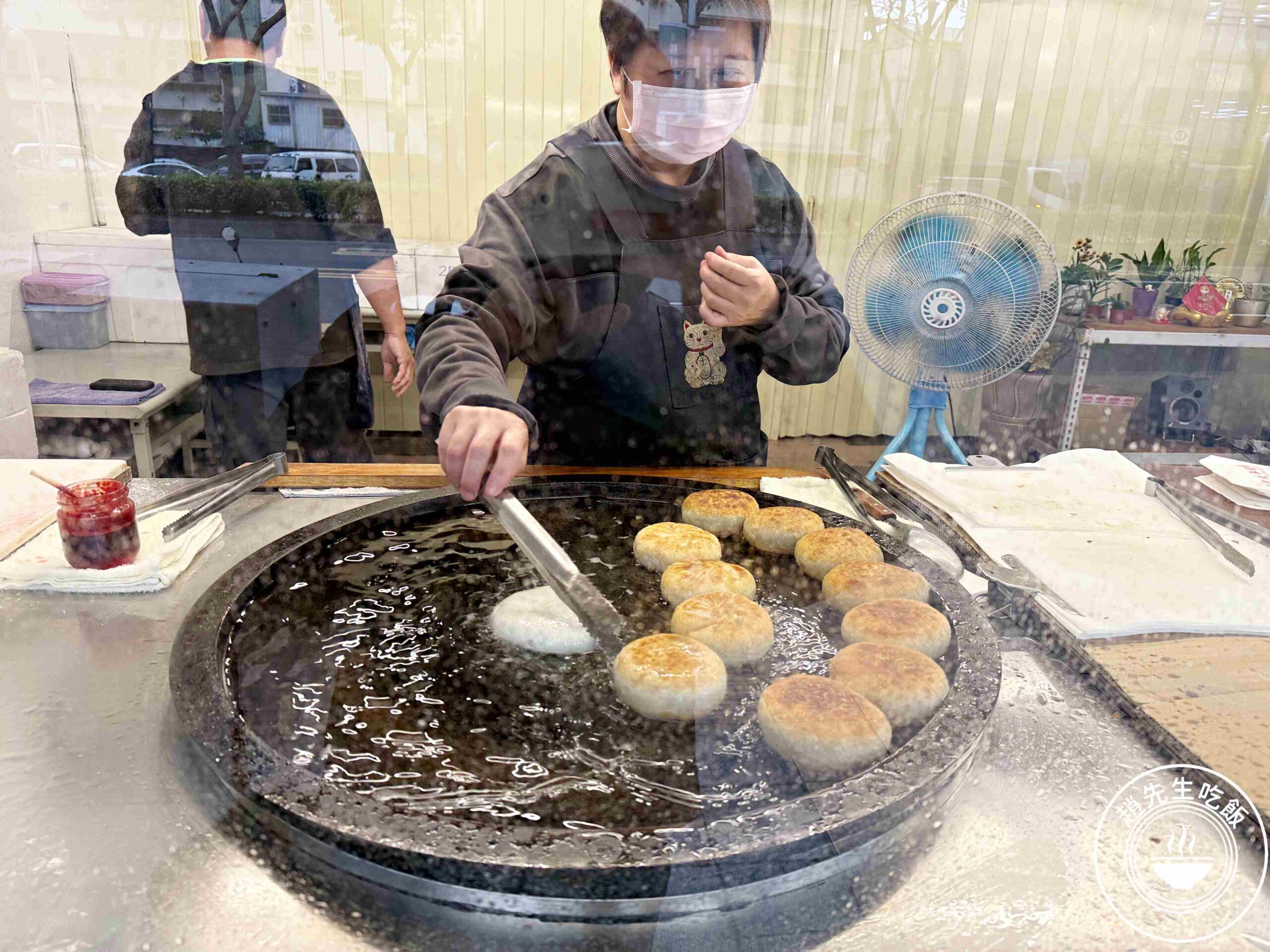 【新莊美食】吳記北平餡餅專賣店，餡餅、蘿蔔絲餅、韭菜爆汁又爆餡，每天限量推薦(菜單) @趙先生吃飯