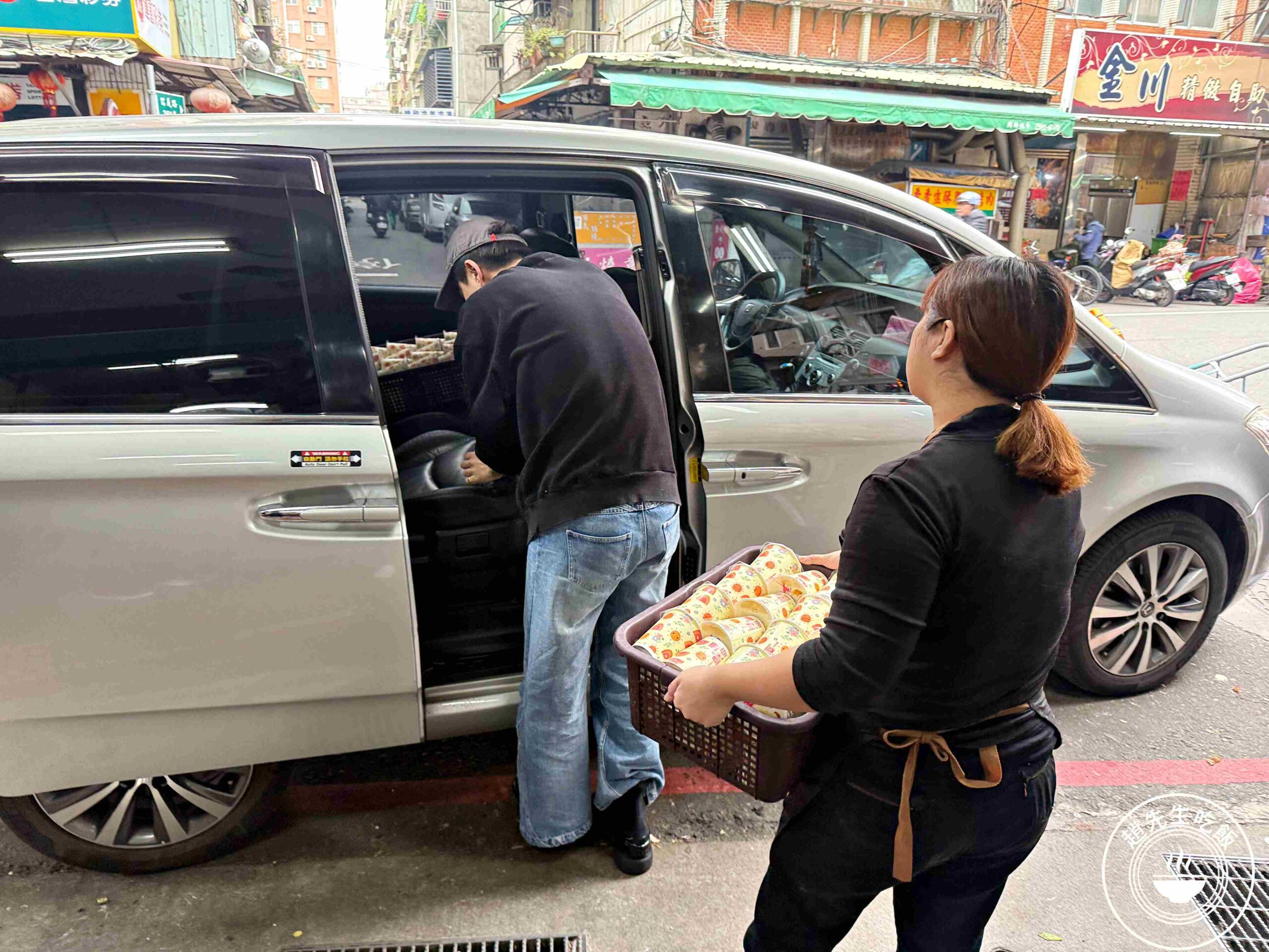 【蘆洲美食】信義豆漿，宵夜早餐這家最強！10元皮薄多汁肉餡紮實推薦(菜單) @趙先生吃飯