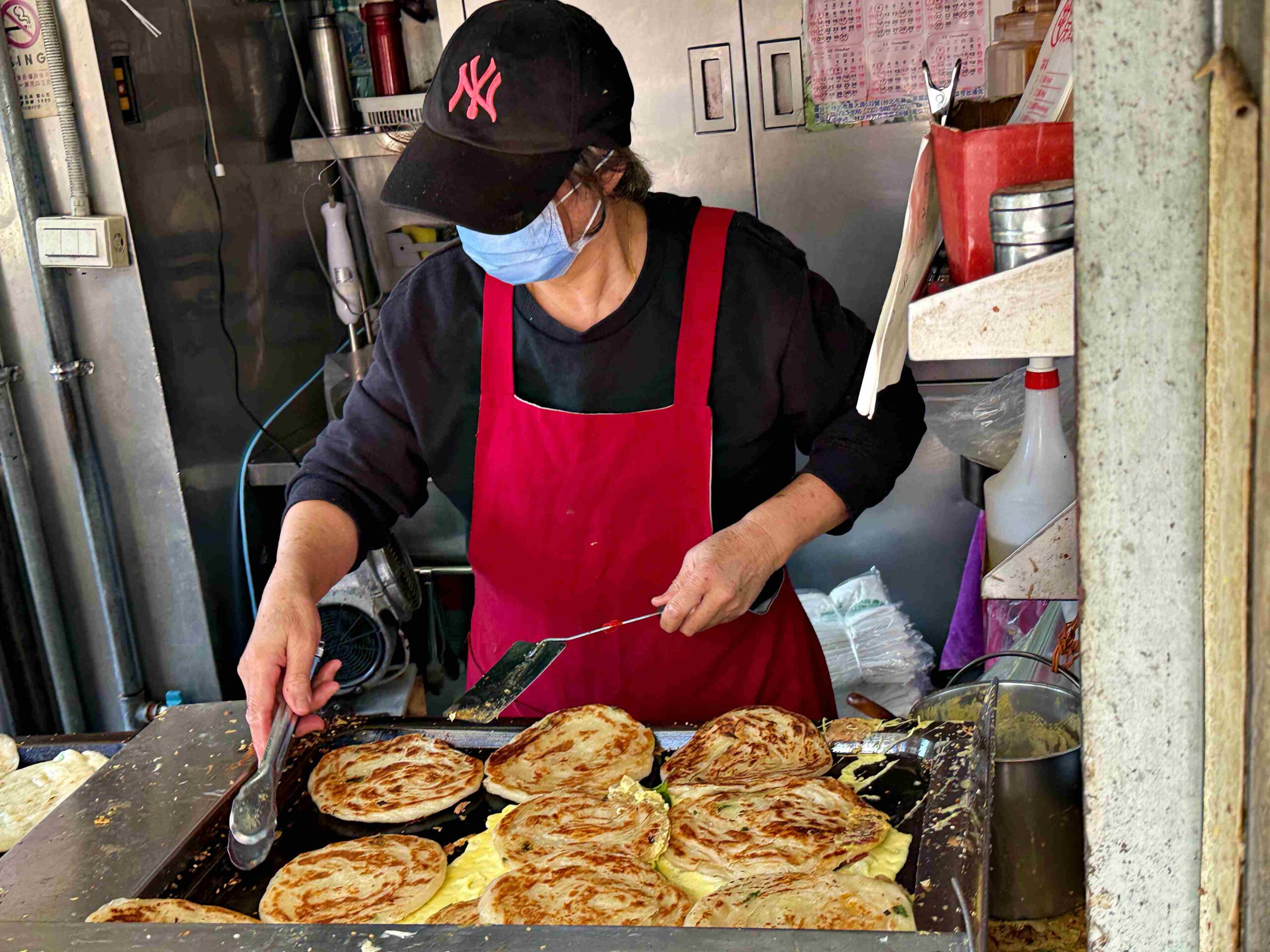 【中山美食】川渝小吃坊，鐵定要看！人多到好像可以免費吃的四川風味麵食推薦！(菜單) @趙先生吃飯