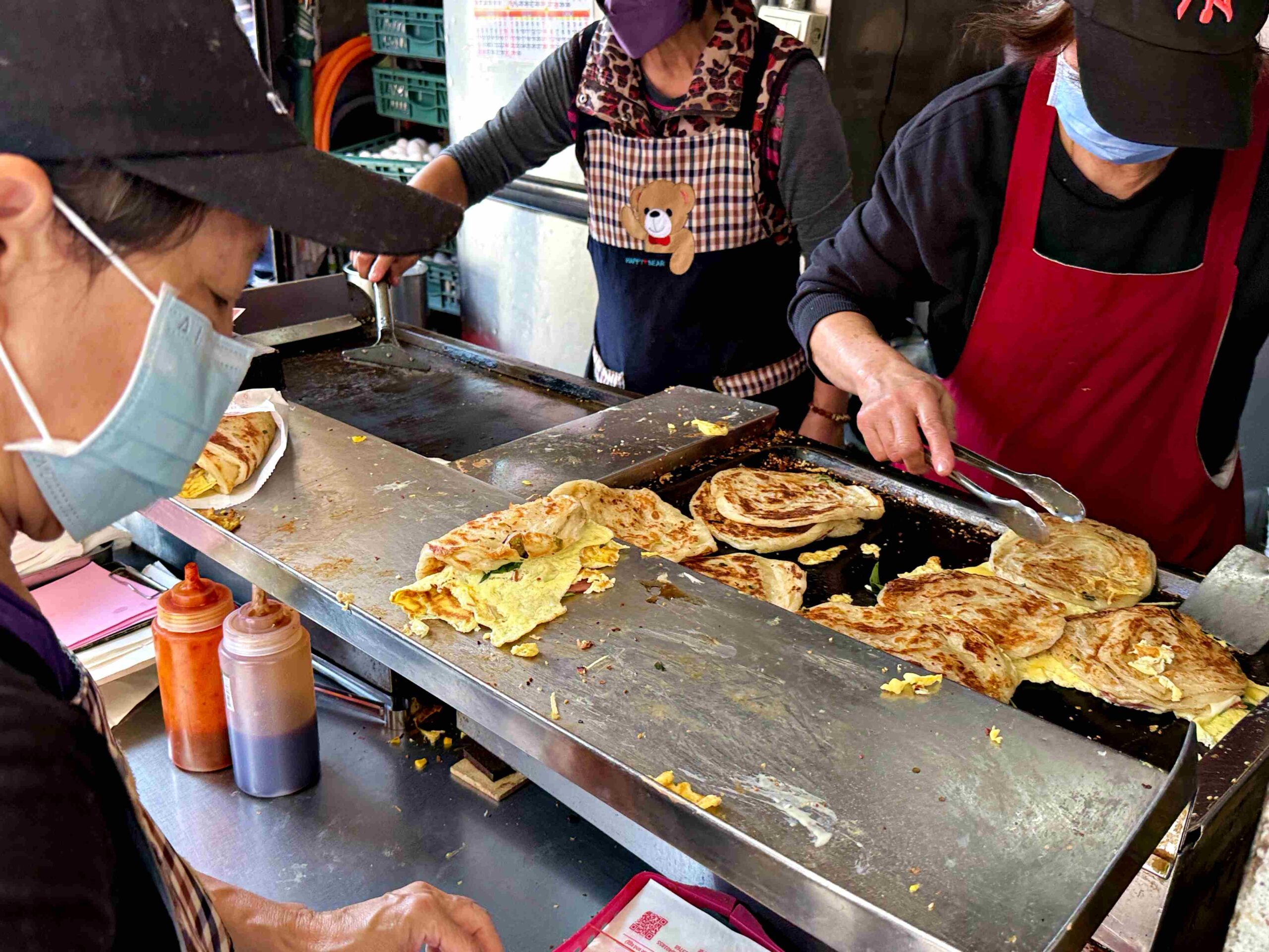 【永康街美食】天津蔥抓餅，排隊名店超強好吃只要30元，很多人一次買10份推薦(菜單) @趙先生吃飯
