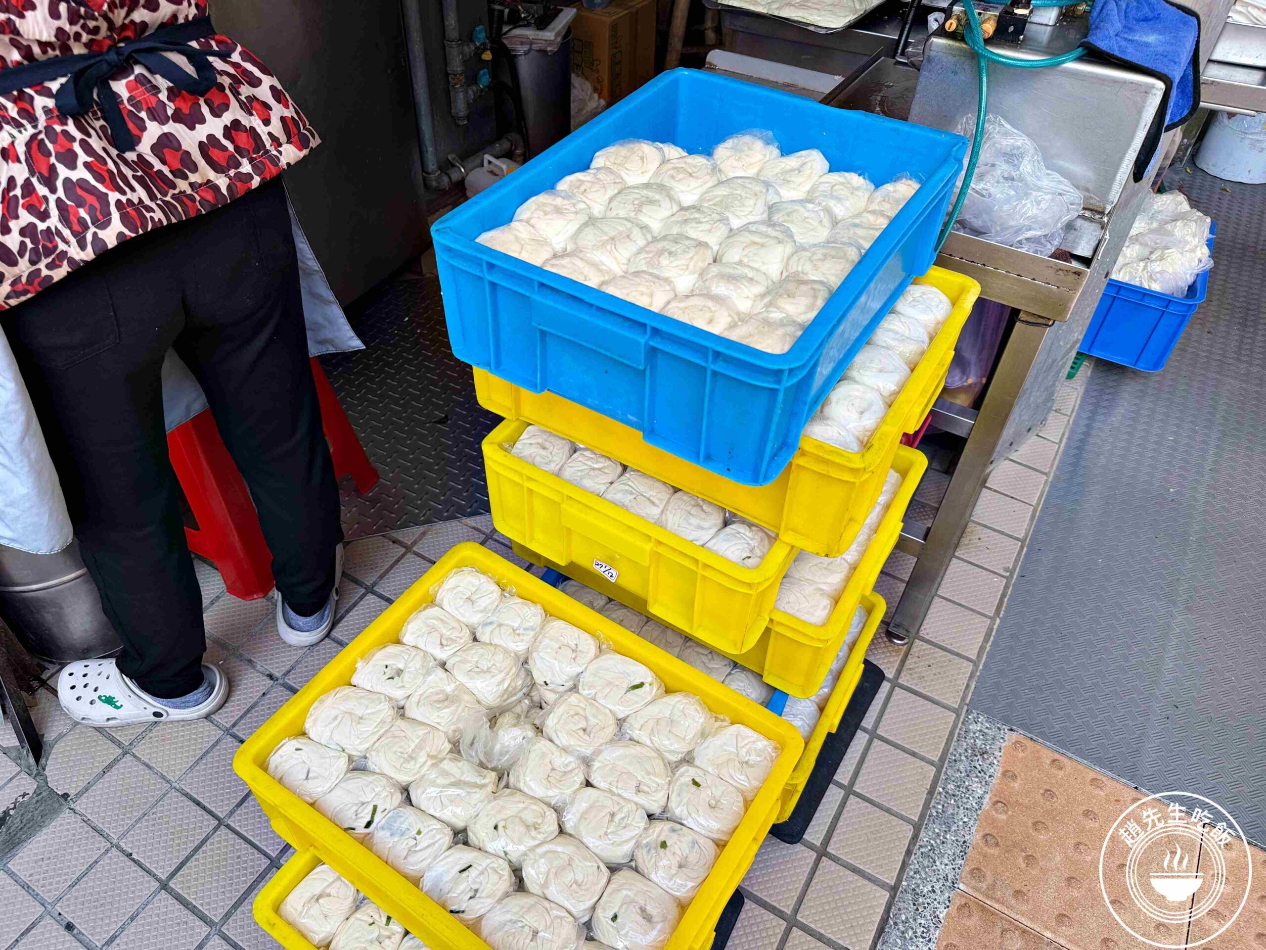 【永康街美食】天津蔥抓餅，打一打更好吃，很多人一次買10份推薦(菜單) @趙先生吃飯