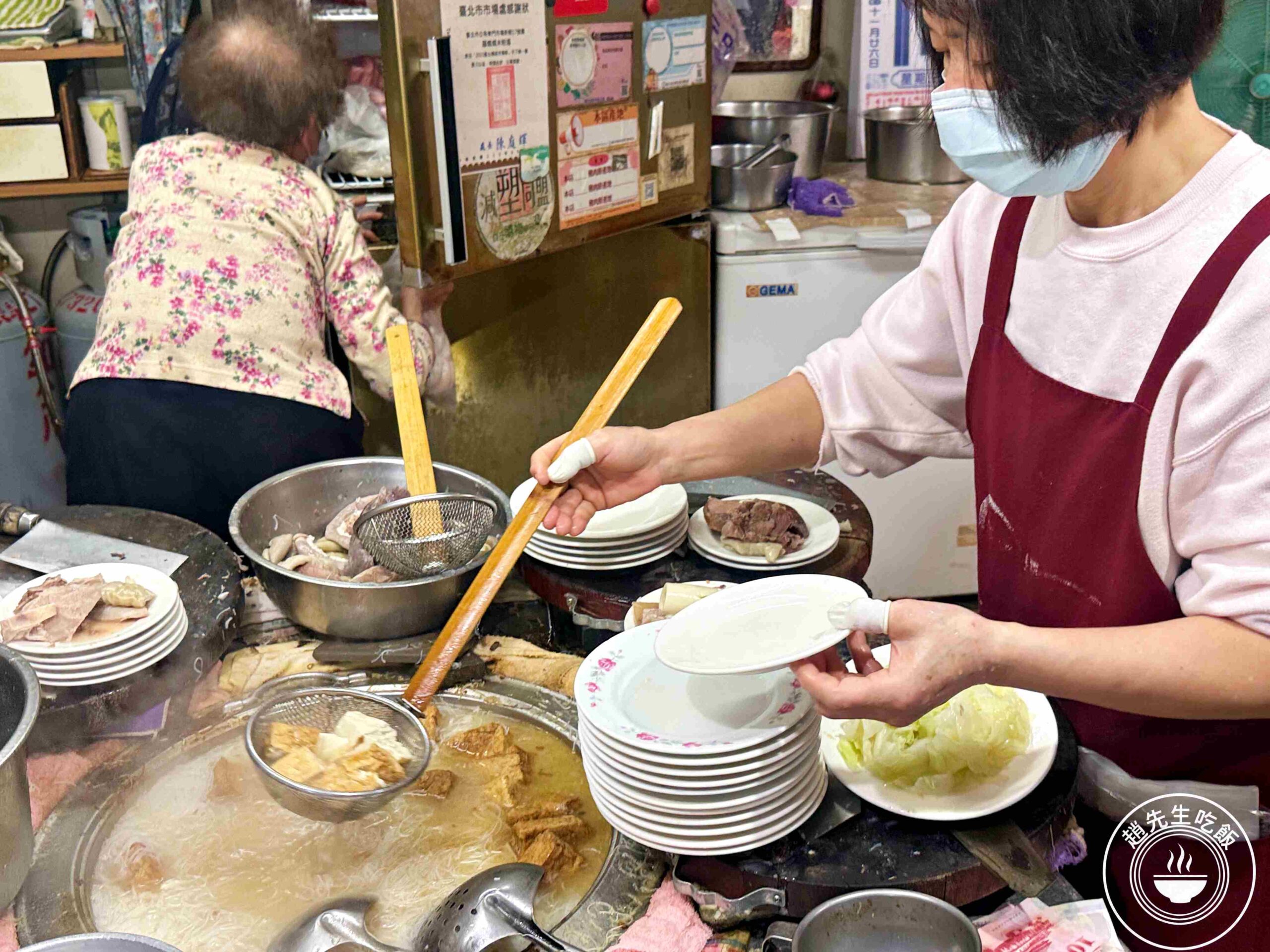 【東門美食】羅媽媽米粉湯，70年老店獲500碗肯定，米粉湯、大腸頭推薦(菜單) @趙先生吃飯
