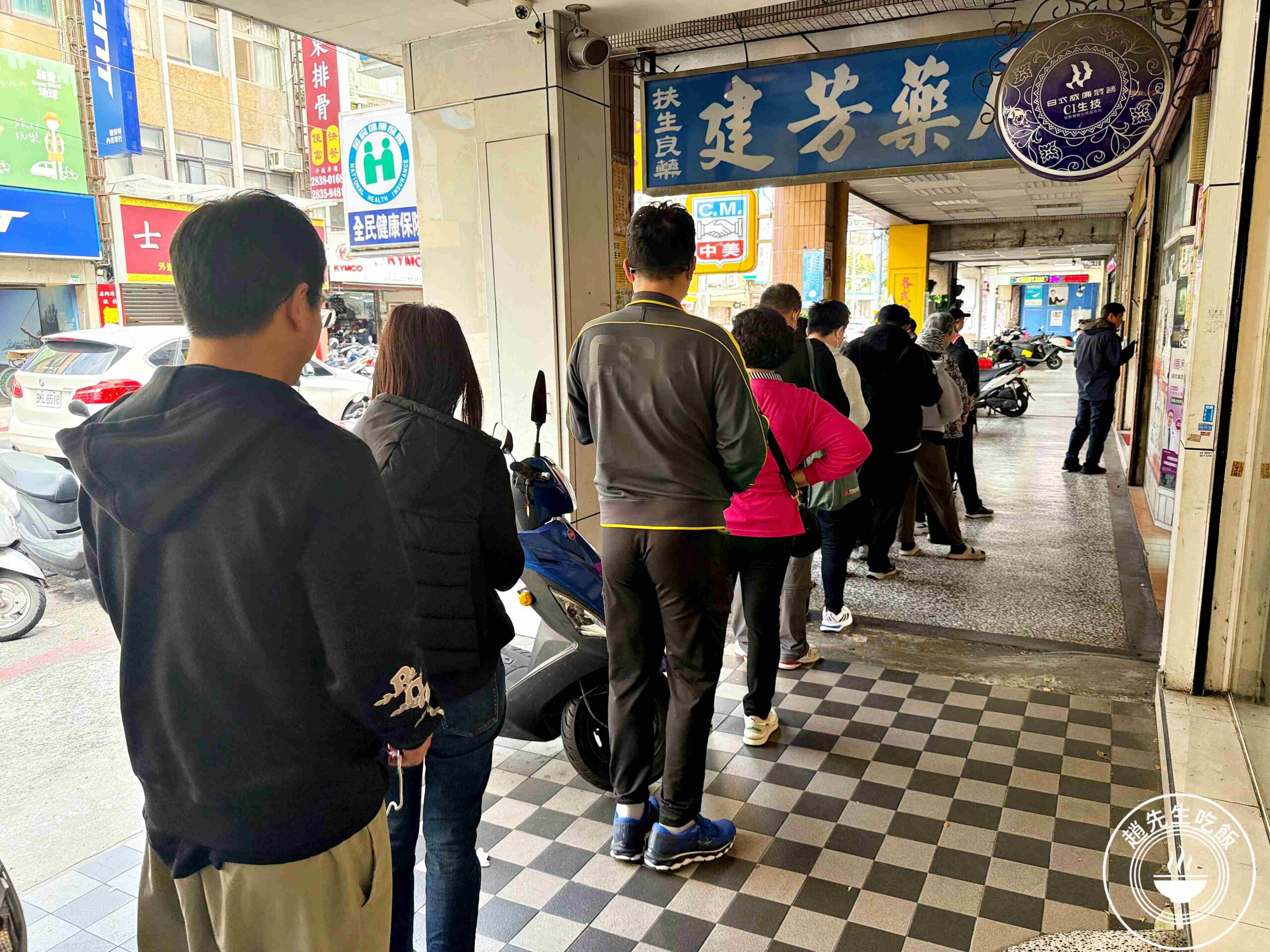 【天母美食】圓環魯肉飯，還沒開店就排隊！近千則評論的在地知名便當推薦(菜單) @趙先生吃飯