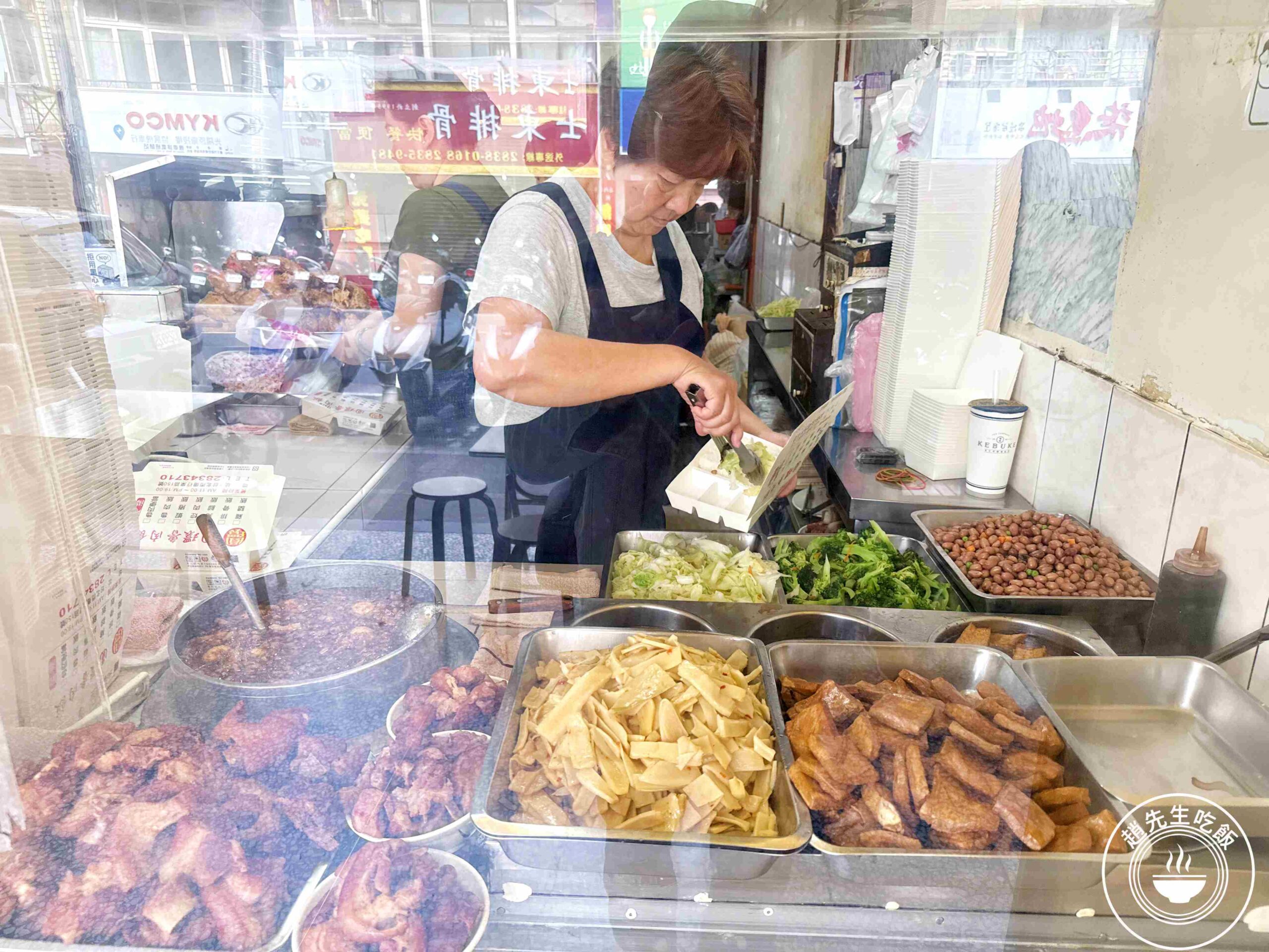 【天母美食】圓環魯肉飯，還沒開店就排隊！近千則評論的在地知名便當推薦(菜單) @趙先生吃飯