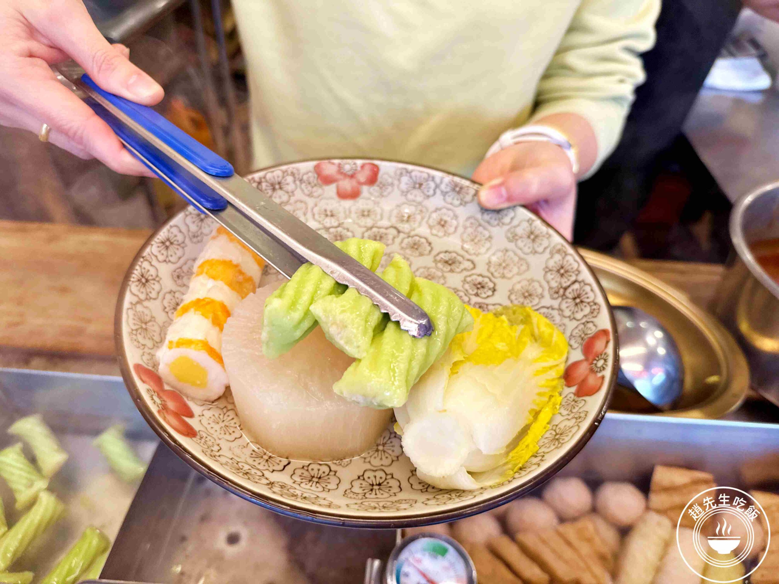 【南港美食】馬的關東煮專賣店，銅板價關東煮，搭配厚切生魚片超滿足推薦(菜單) @趙先生吃飯