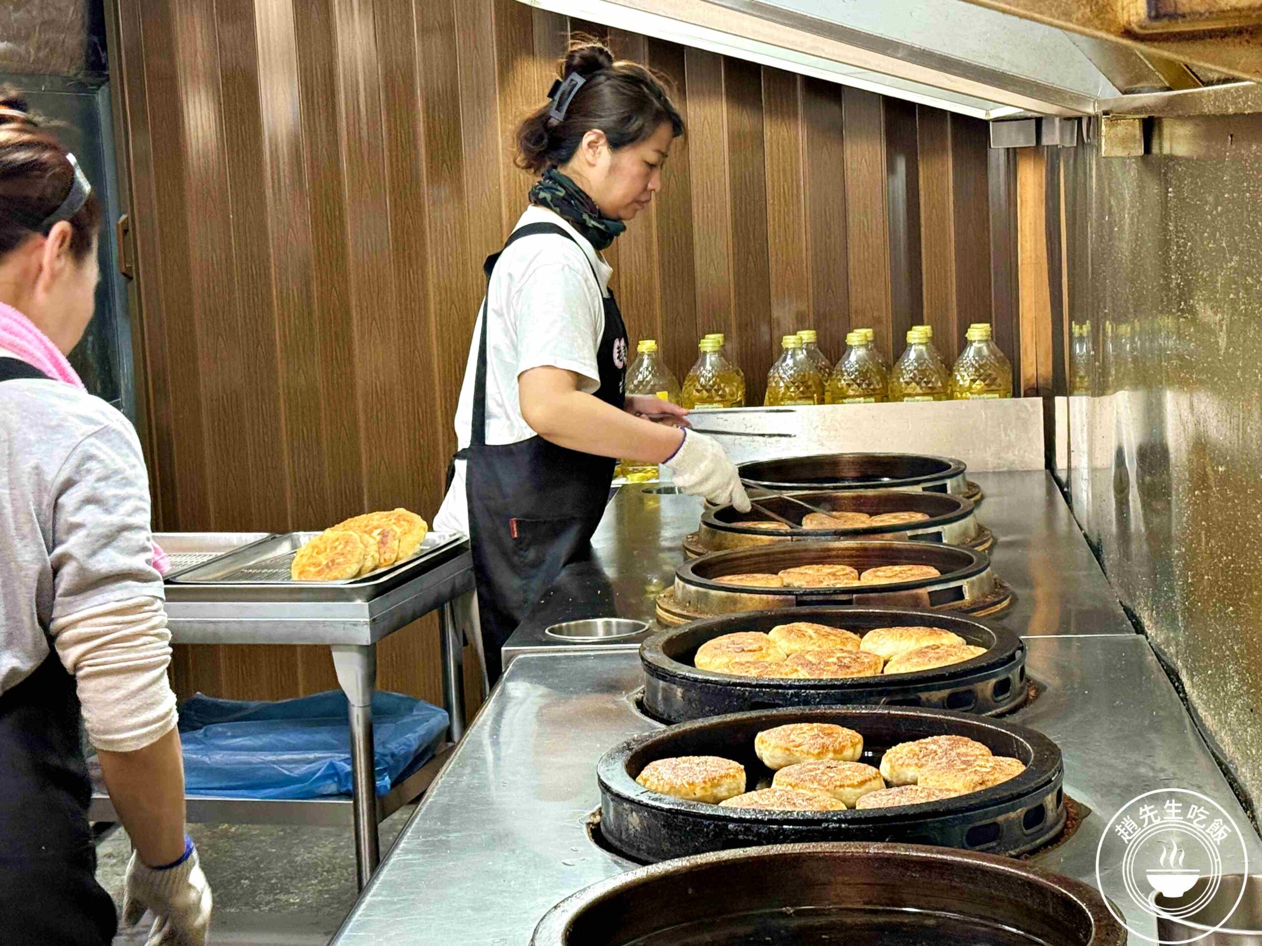【南港美食】老眷村煎餅，巷弄的排隊店，大單直接訂兩百個高麗菜、紅豆超推薦(推薦) @趙先生吃飯