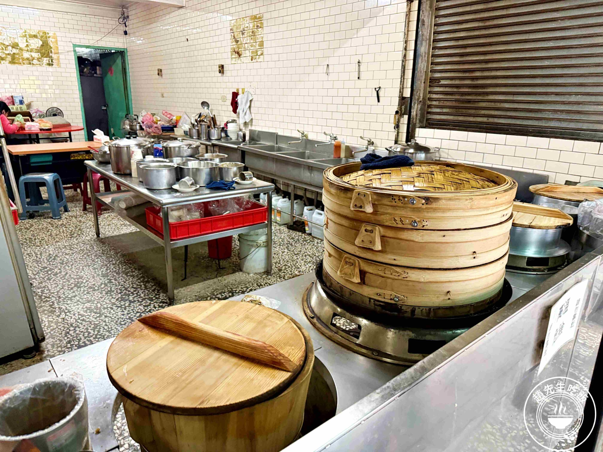 【三重美食】仁愛豆漿店、鐵夾蛋餅，躲在巷弄裡的酥脆半煎炸蛋餅有夠香推薦(菜單) @趙先生吃飯