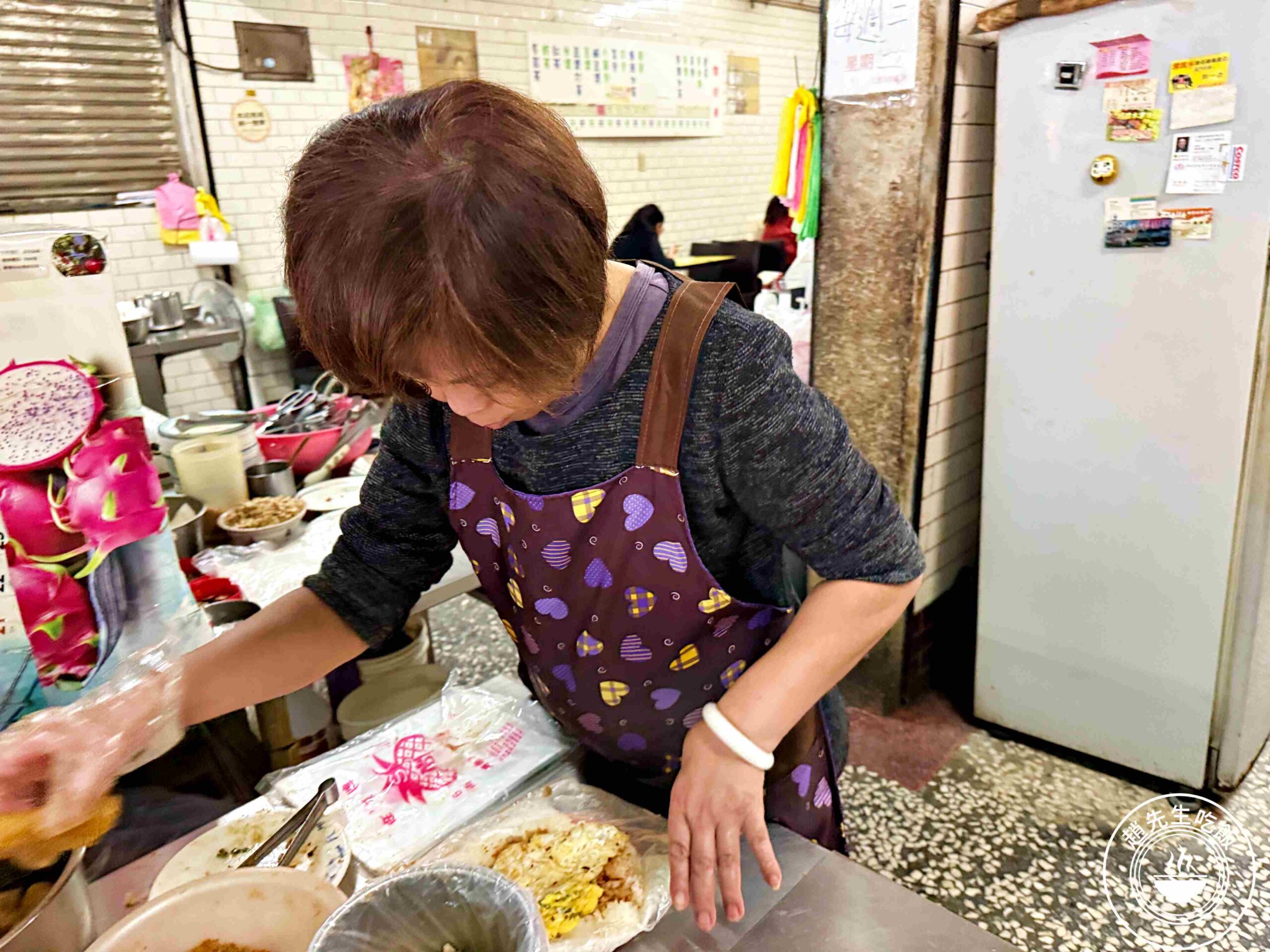 【三重美食】仁愛豆漿店、鐵夾蛋餅，躲在巷弄裡的酥脆半煎炸蛋餅有夠香推薦(菜單) @趙先生吃飯